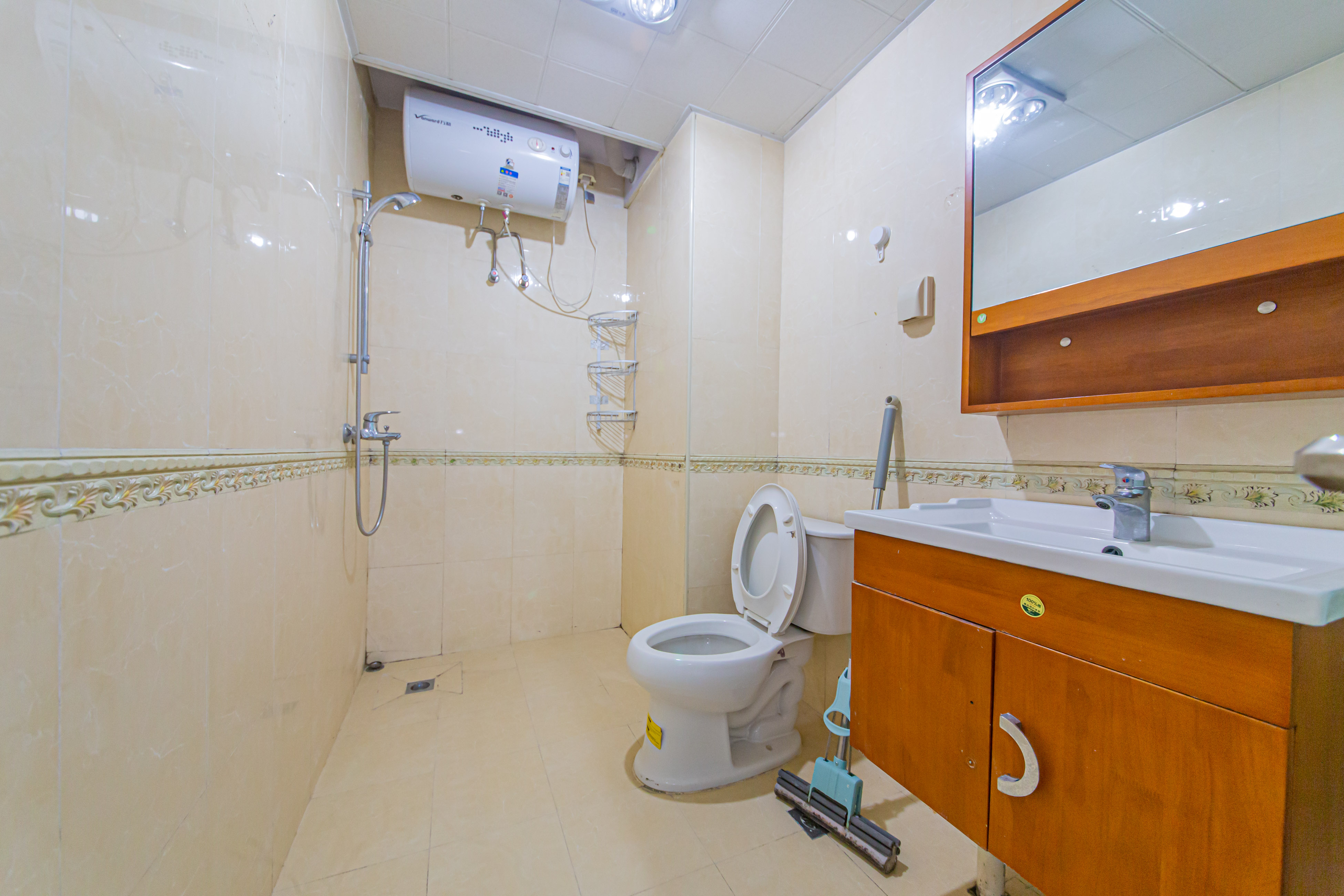 环宇天地、中海地产(中信城市广场二期) 1室1厅1卫 19.00万 环宇天地、中海地产(中信城市广场二期) 1室1厅1卫 19.00万卫生间