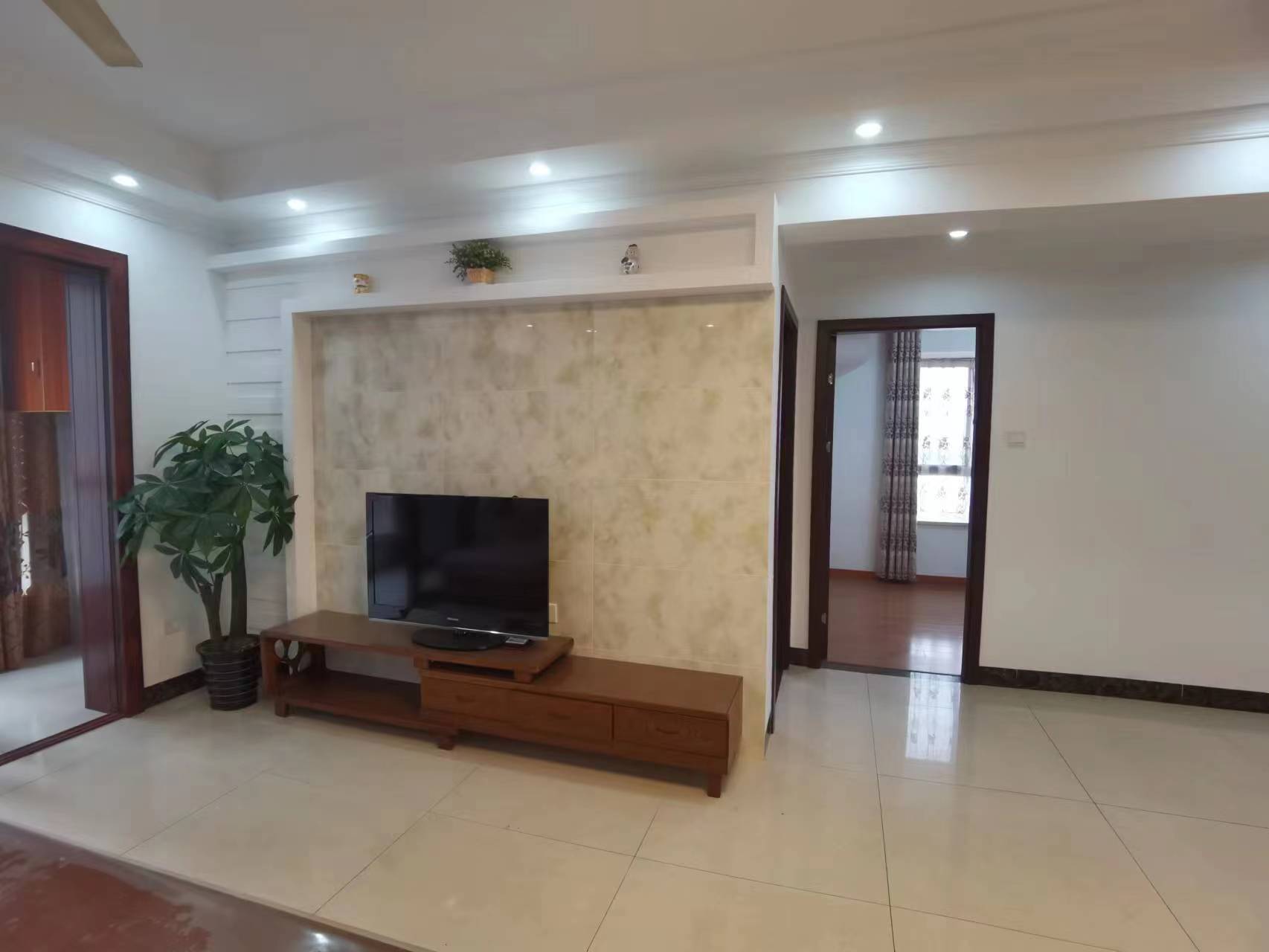 莲城步行街D区 3室2厅1卫 65.80万 莲城步行街D区 3室2厅1卫 65.80万客厅