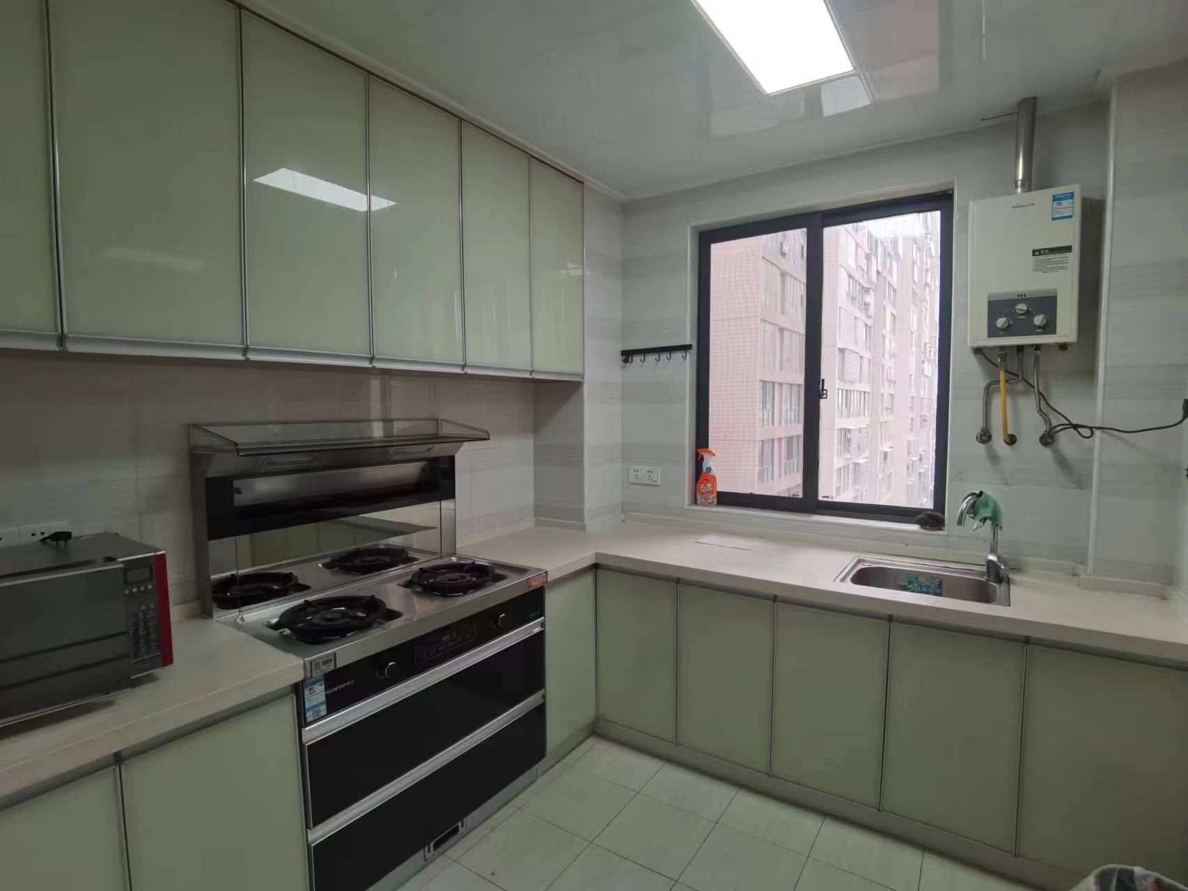 莲城步行街D区 3室2厅1卫 65.80万 莲城步行街D区 3室2厅1卫 65.80万客厅