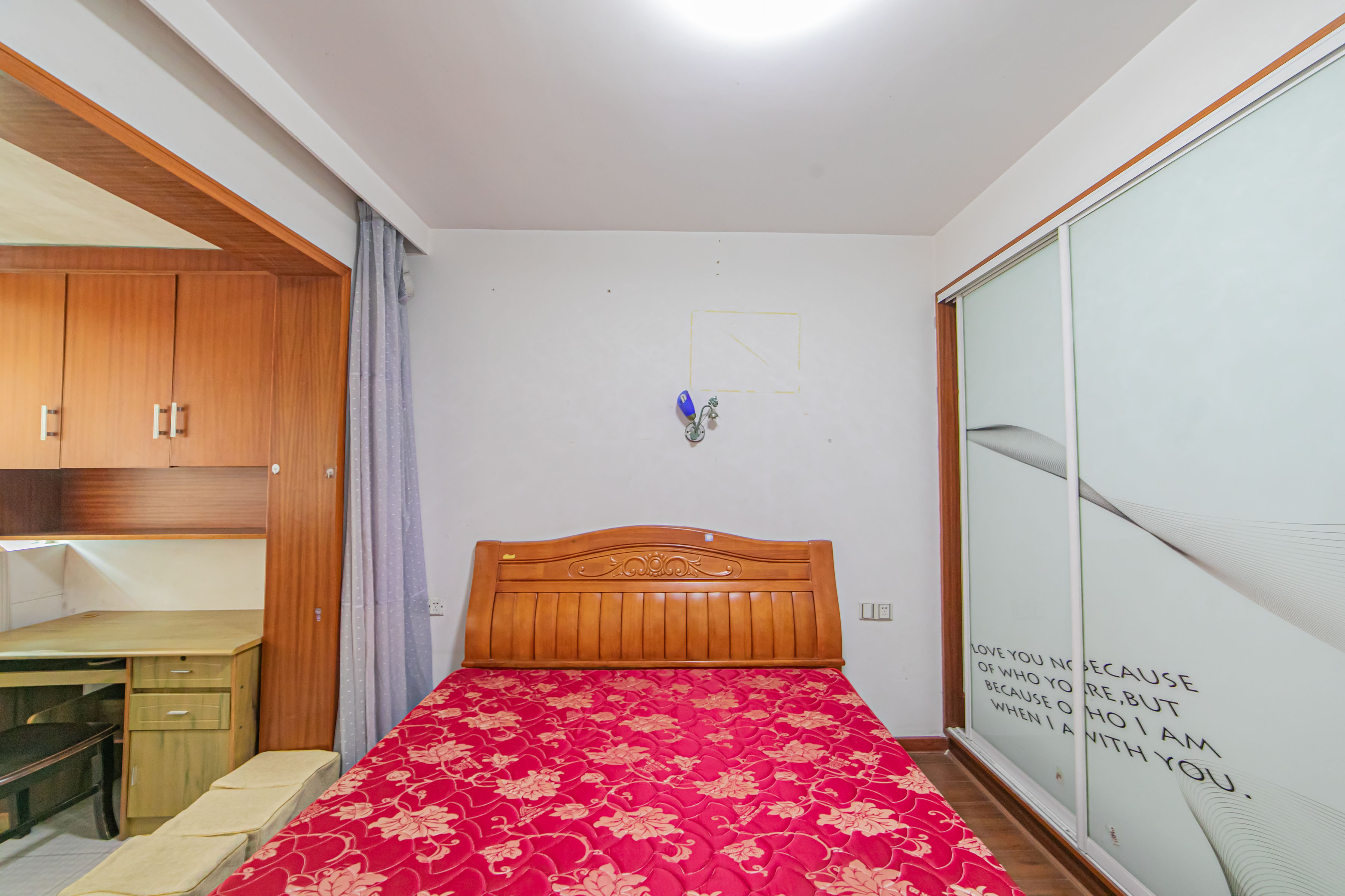 茶叶大市场“山水茗园” 2室2厅1卫 32.80万 茶叶大市场“山水茗园” 2室2厅1卫 32.80万卧室