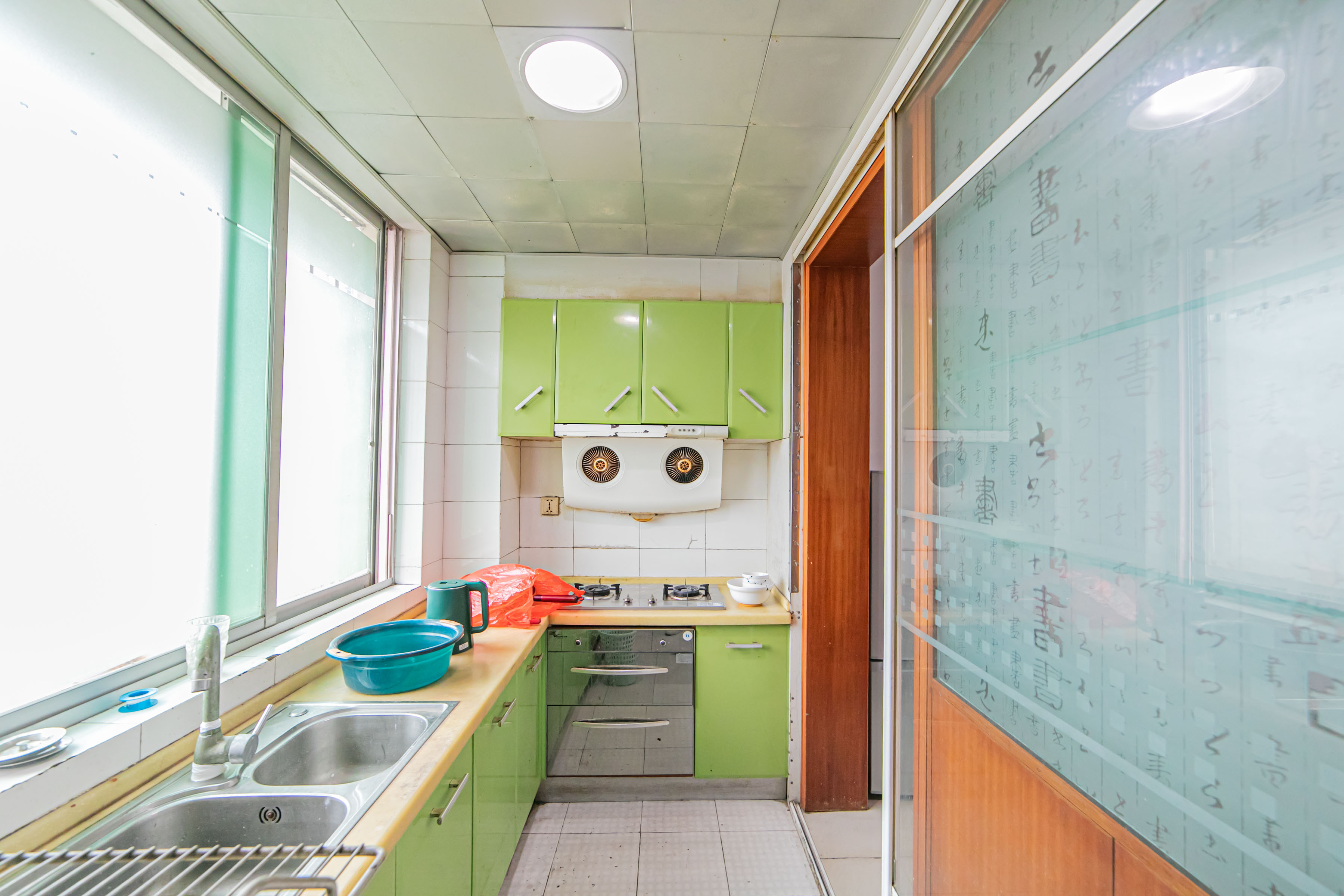 茶叶大市场“山水茗园” 2室2厅1卫 32.80万 茶叶大市场“山水茗园” 2室2厅1卫 32.80万厨房