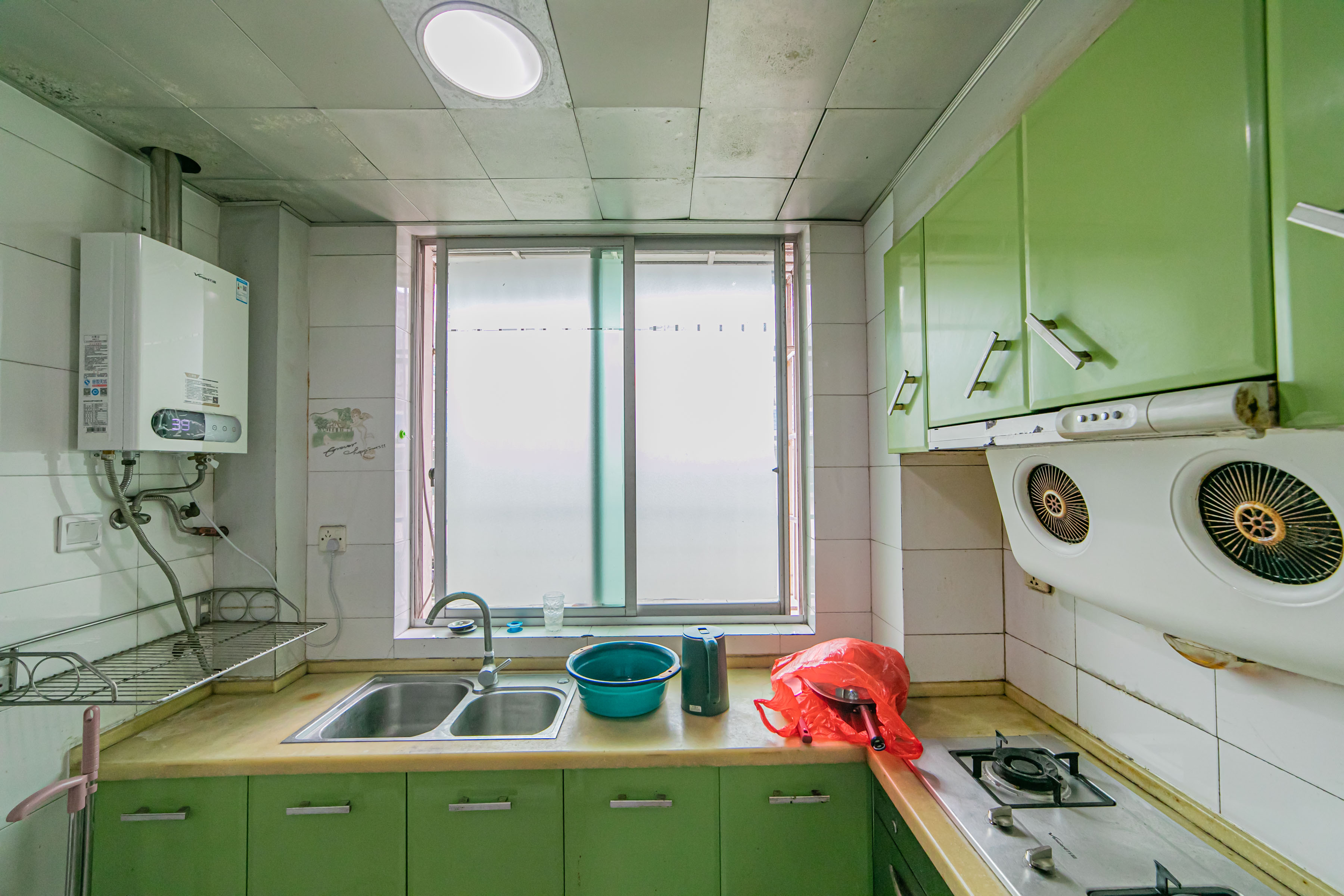 茶叶大市场“山水茗园” 2室2厅1卫 32.80万 茶叶大市场“山水茗园” 2室2厅1卫 32.80万厨房