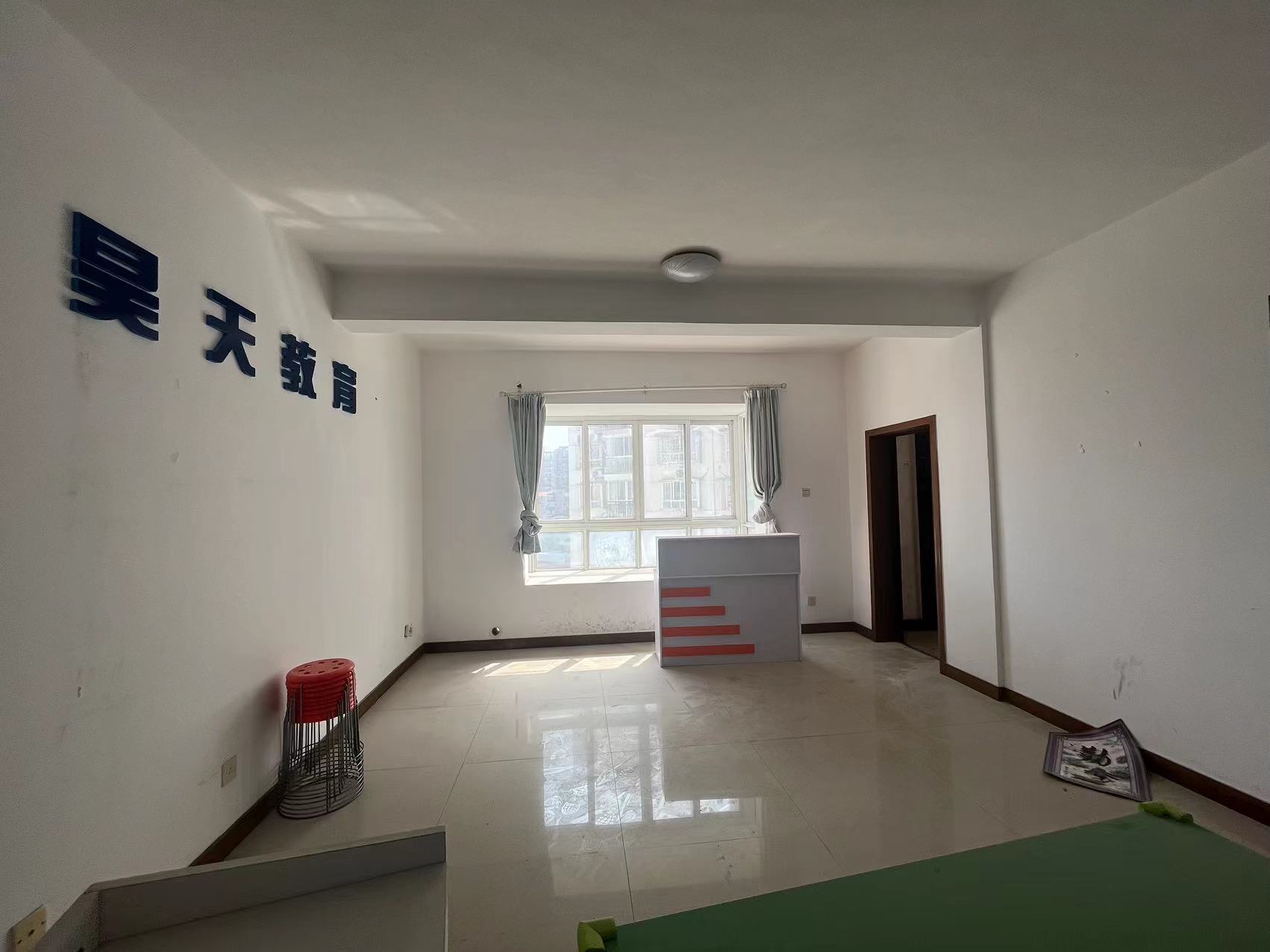 耀华锦园 3室2厅2卫 73.50万 耀华锦园 3室2厅2卫 73.50万室内图