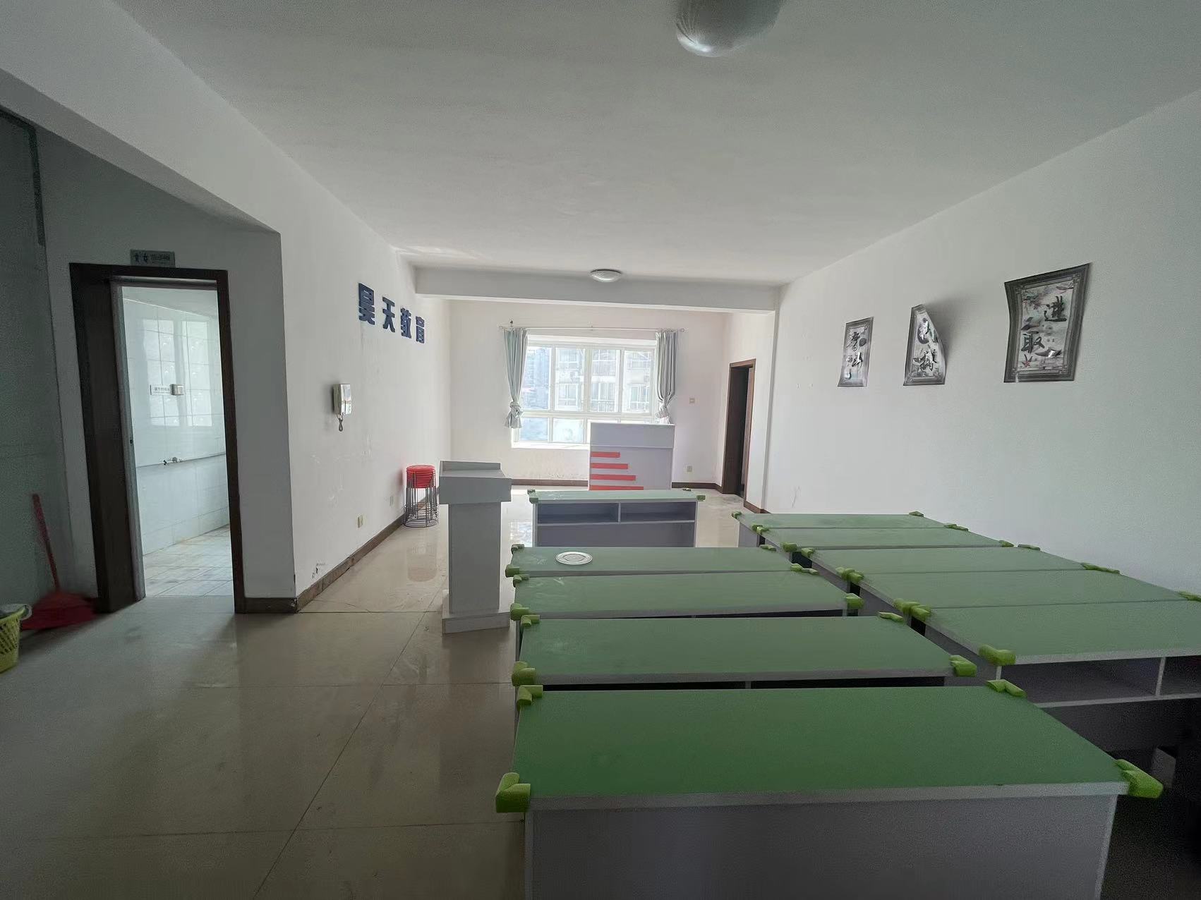 耀华锦园 3室2厅2卫 73.50万 耀华锦园 3室2厅2卫 73.50万室内图