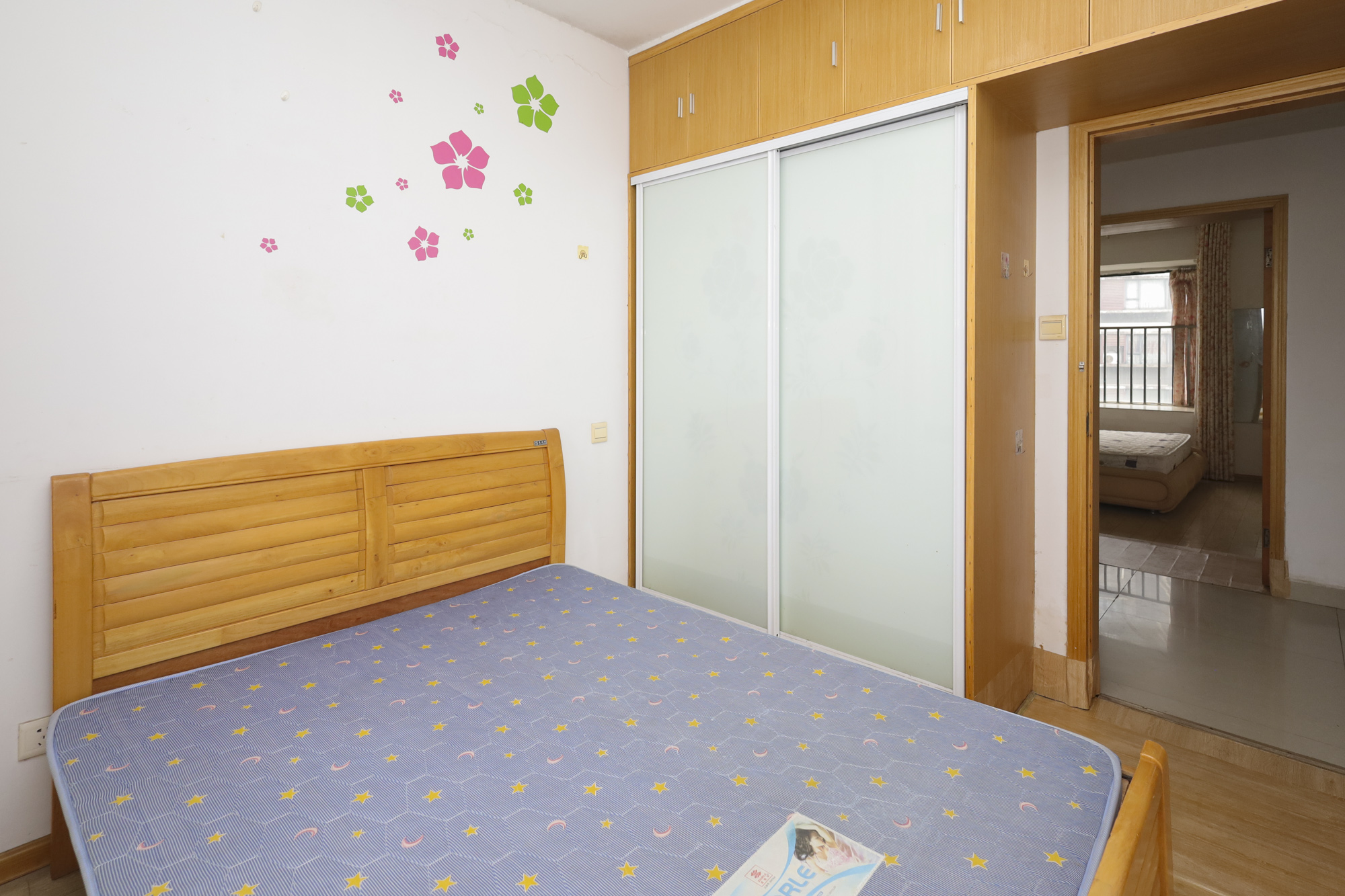 西城龙庭  3室2厅1卫   105.00万卧室