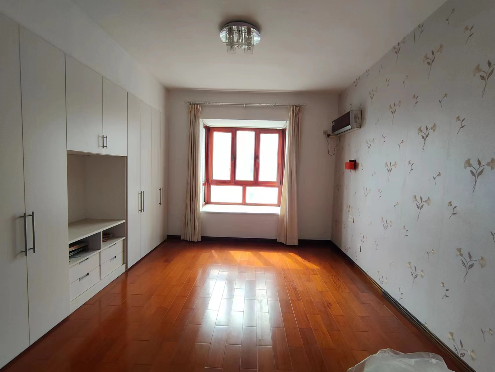 地税新村 4室2厅2卫 97.0万 地税新村 4室2厅2卫 97.0万室内图