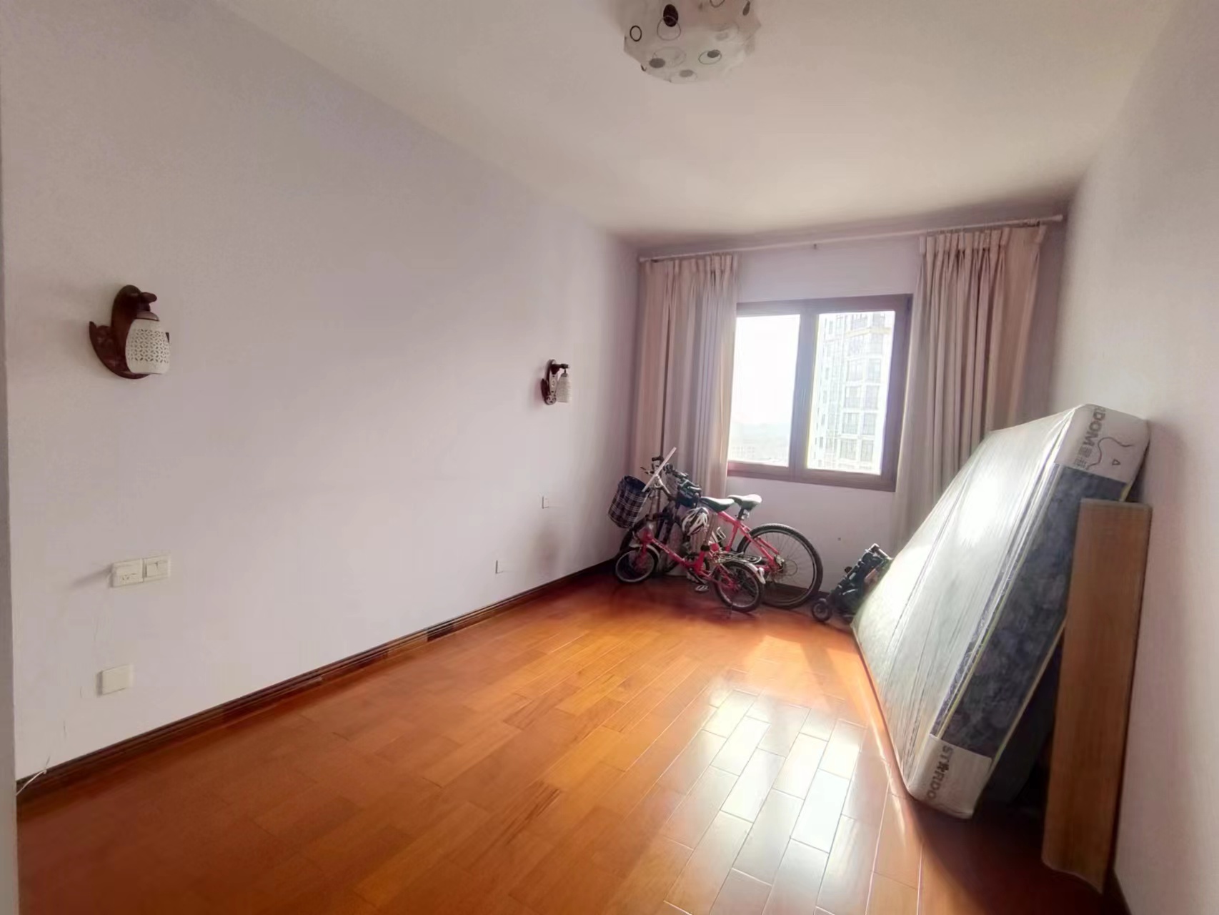 地税新村 4室2厅2卫 97.0万 地税新村 4室2厅2卫 97.0万室内图