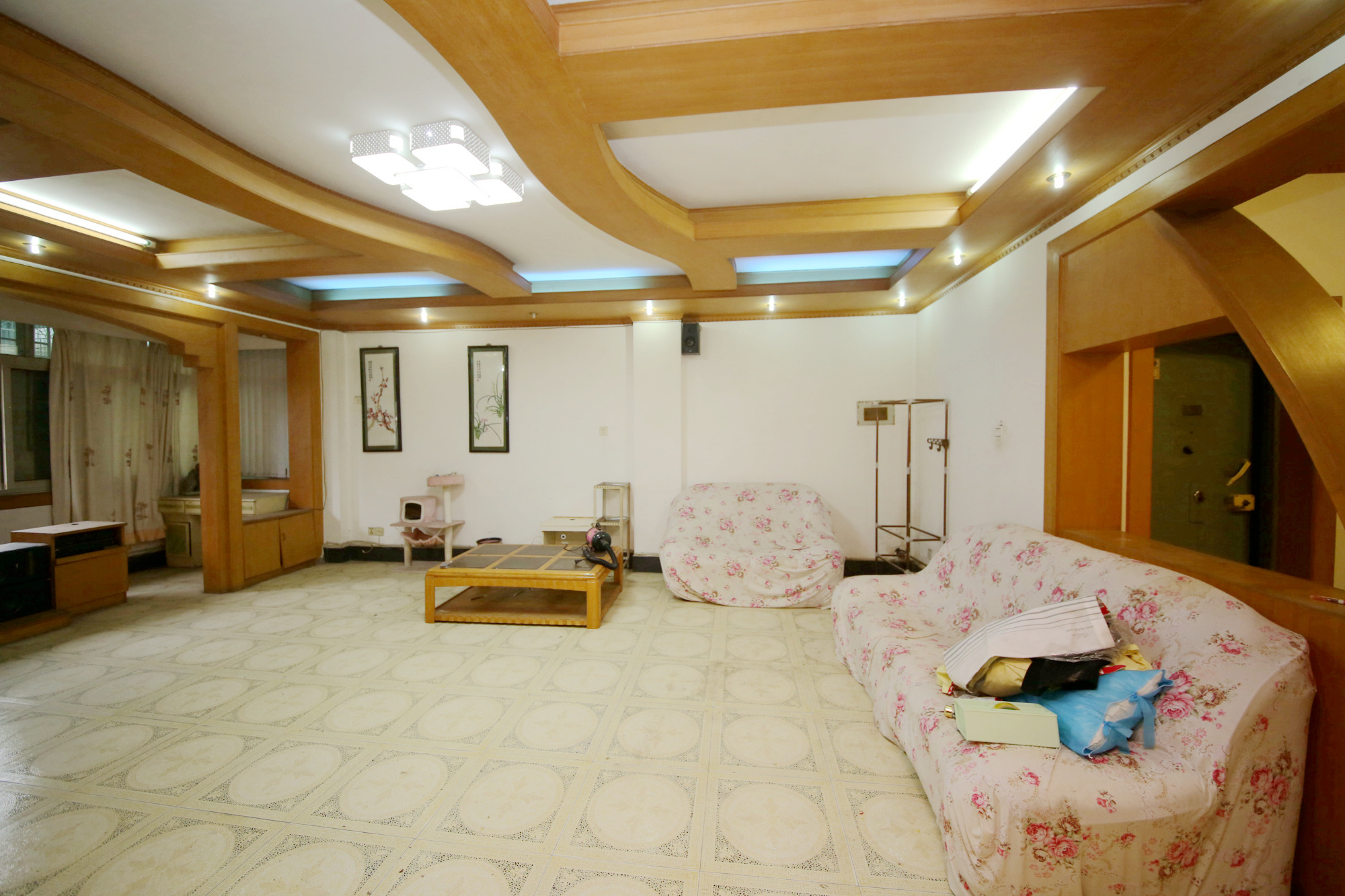 火星信用社宿舍  3室2厅2卫   61.00万客厅