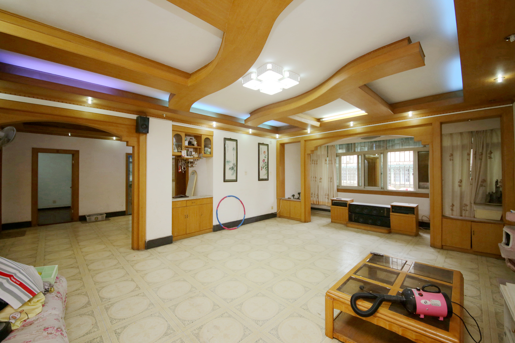 火星信用社宿舍  3室2厅2卫   61.00万客厅