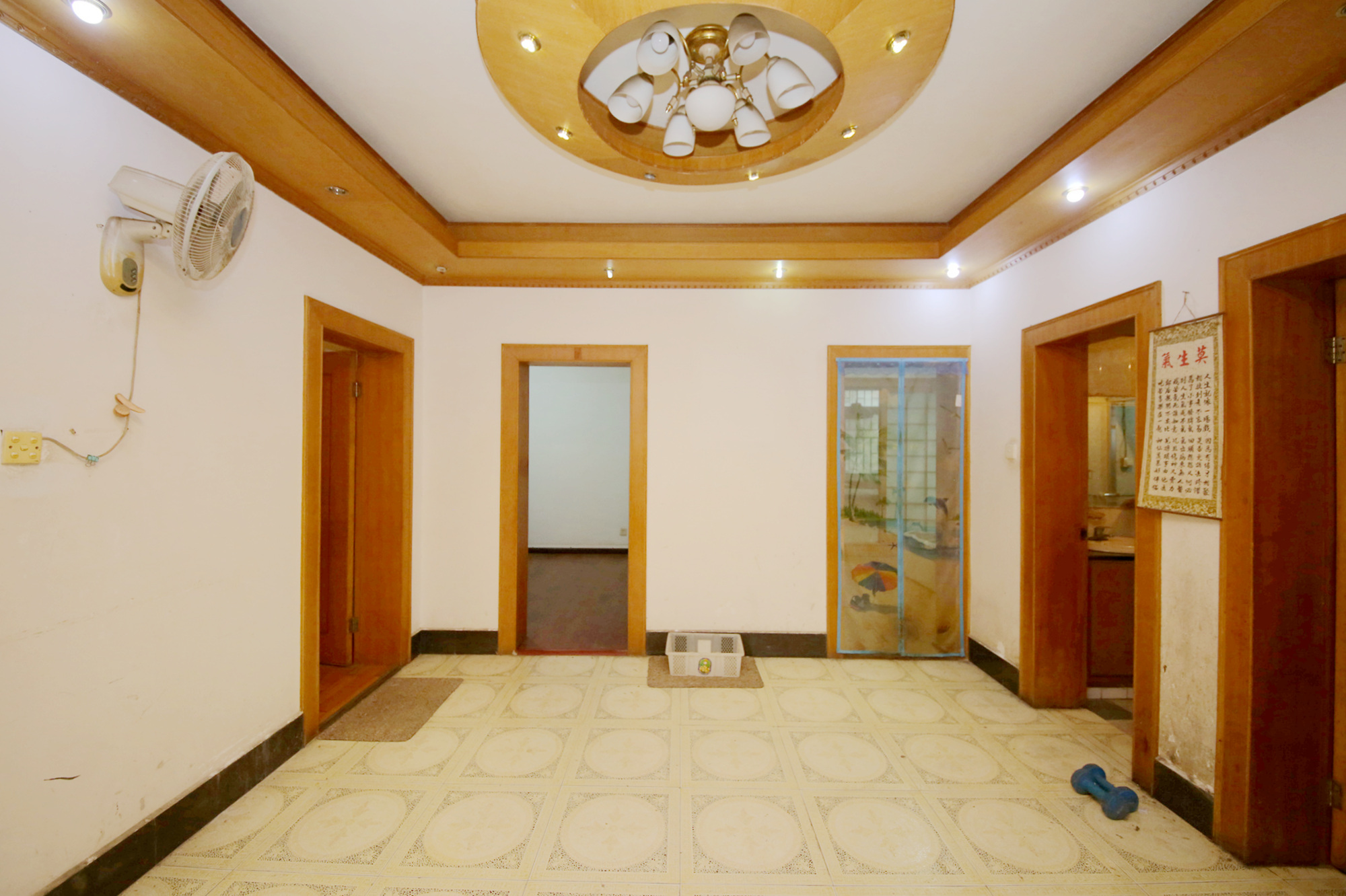 火星信用社宿舍  3室2厅2卫   61.00万客厅