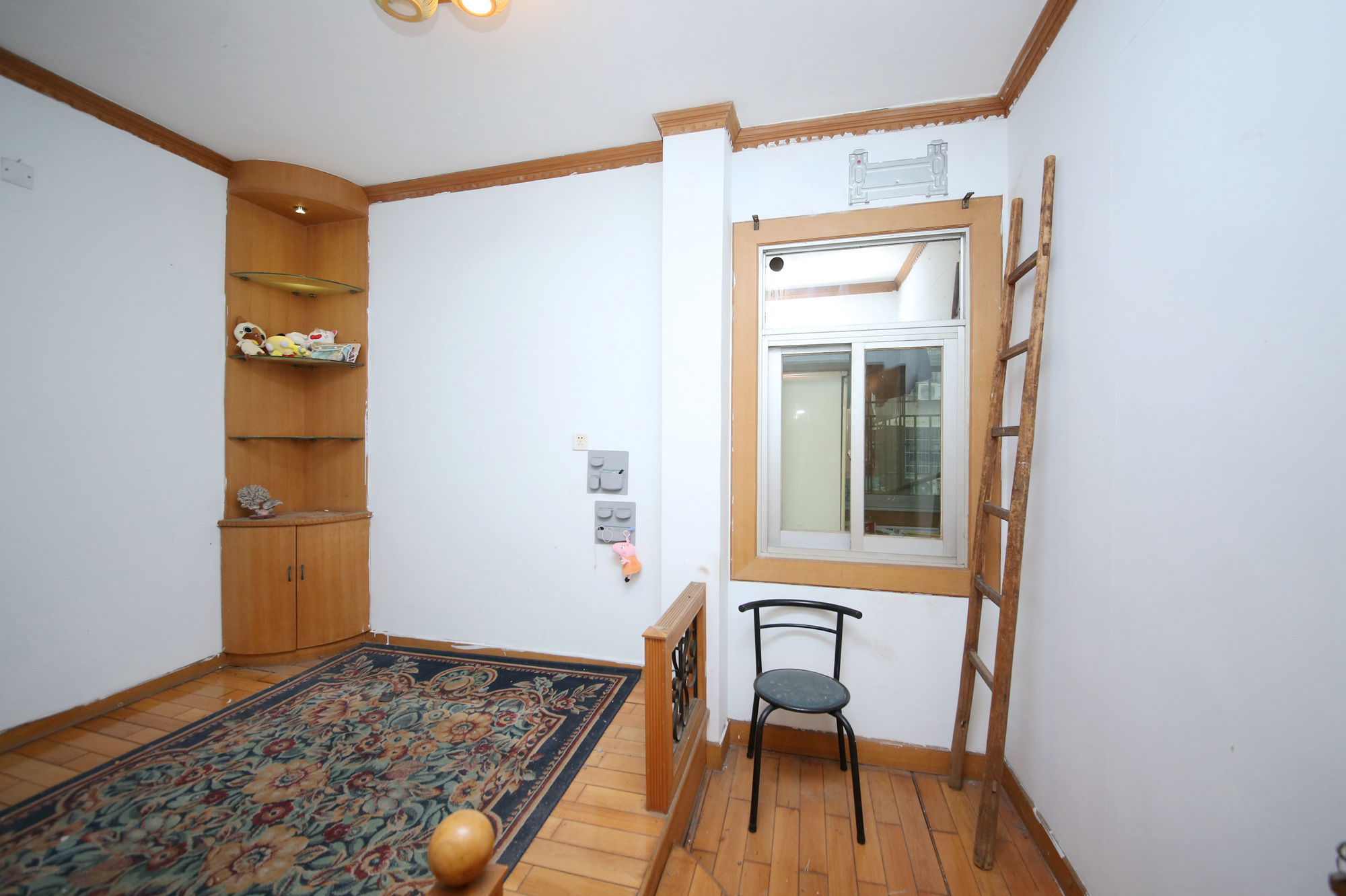 火星信用社宿舍  3室2厅2卫   61.00万卧室