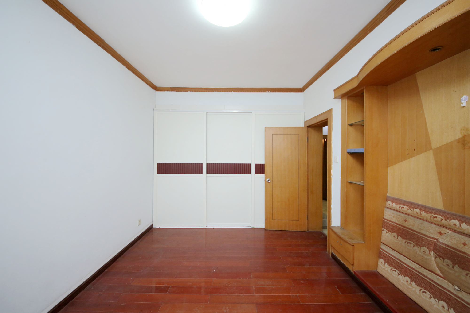 火星信用社宿舍  3室2厅2卫   61.00万卧室