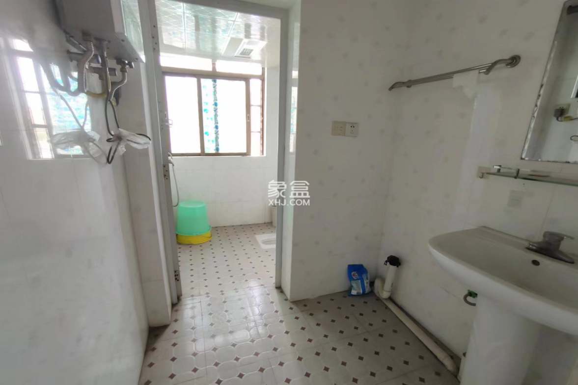 楚天花园 4室2厅1卫 69.8万 楚天花园 4室2厅1卫 69.8万室内图