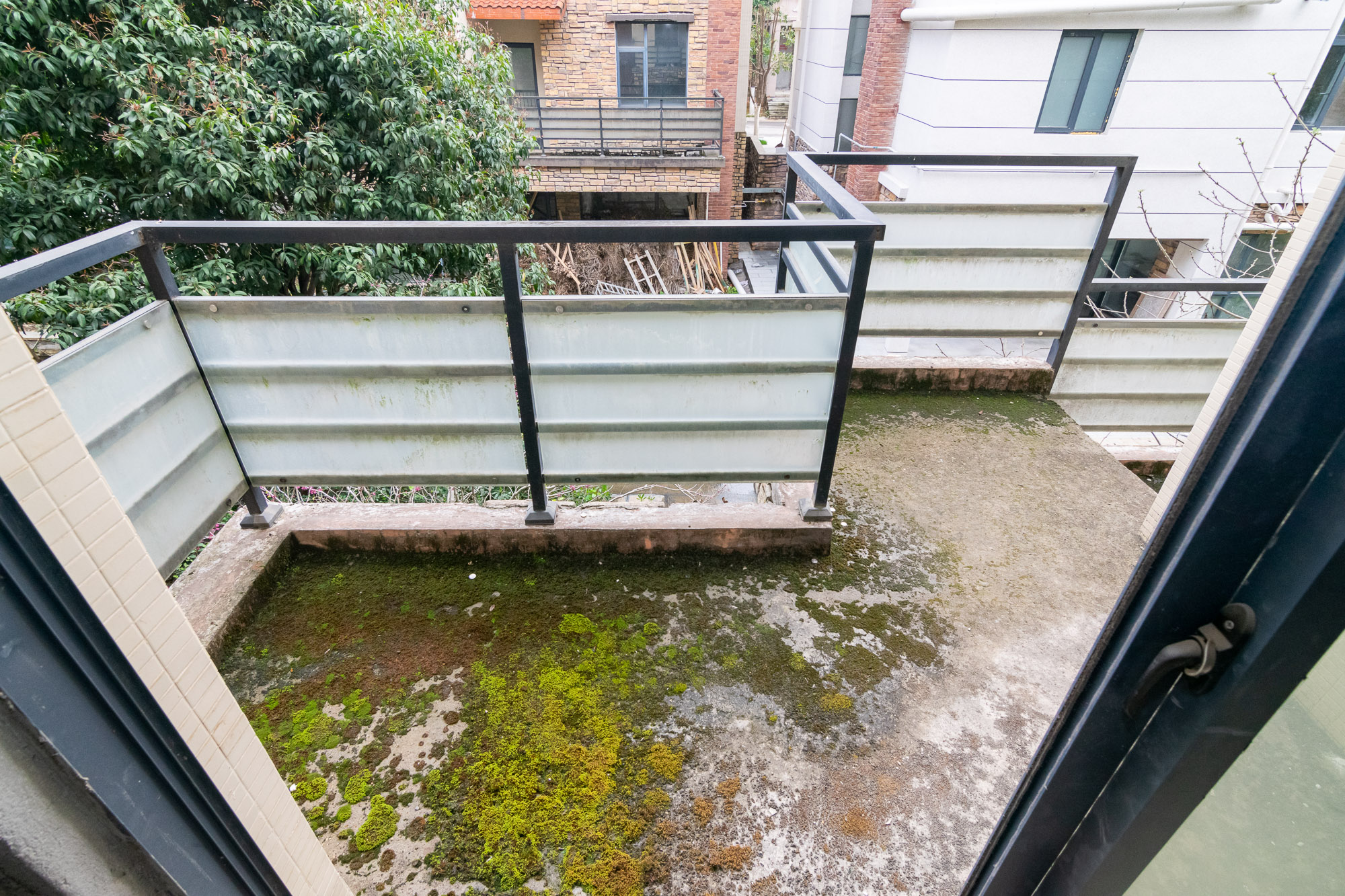 朗诗麓岛 6室3厅3卫 278.00万 朗诗麓岛 6室3厅3卫 278.00万阳台