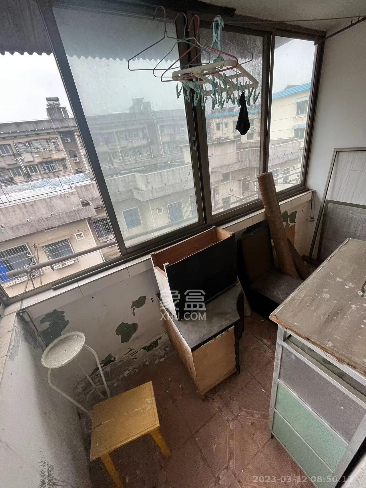 鉴园小区  2室1厅1卫   800.00元/月室内图