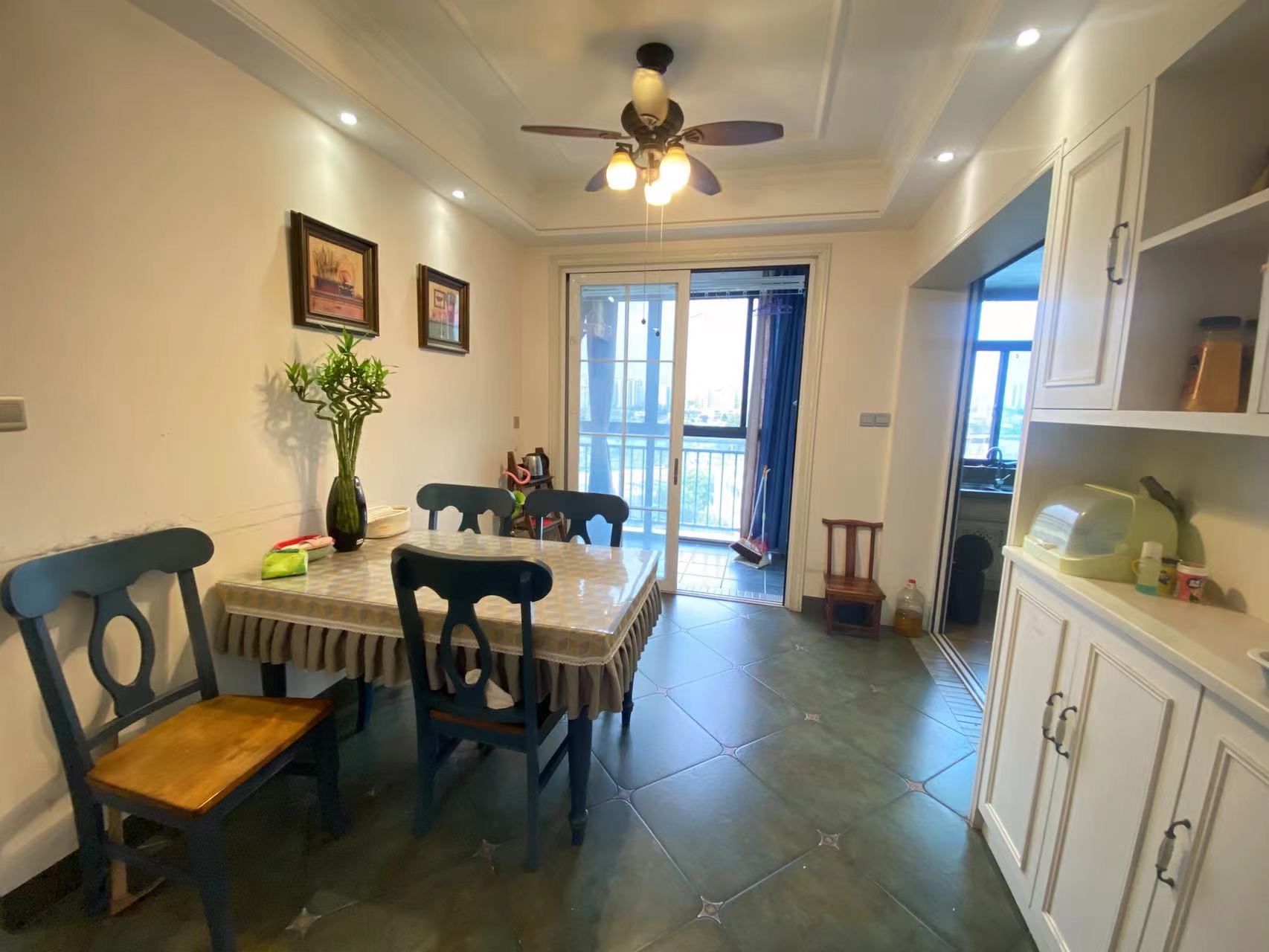 中央皇庭  3室2厅2卫    83.8万室内图