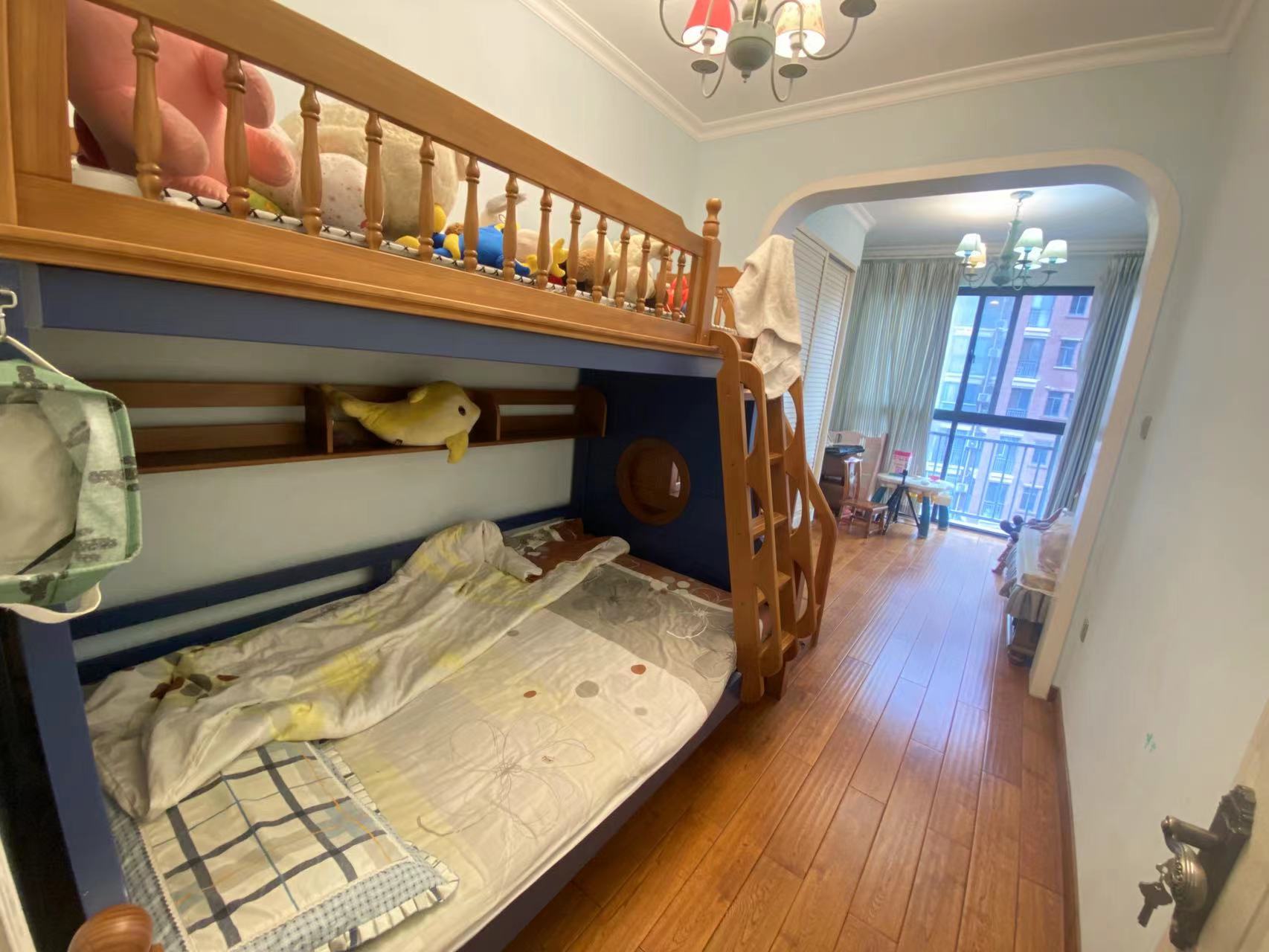 中央皇庭  3室2厅2卫    83.8万 中央皇庭  3室2厅2卫    83.8万室内图