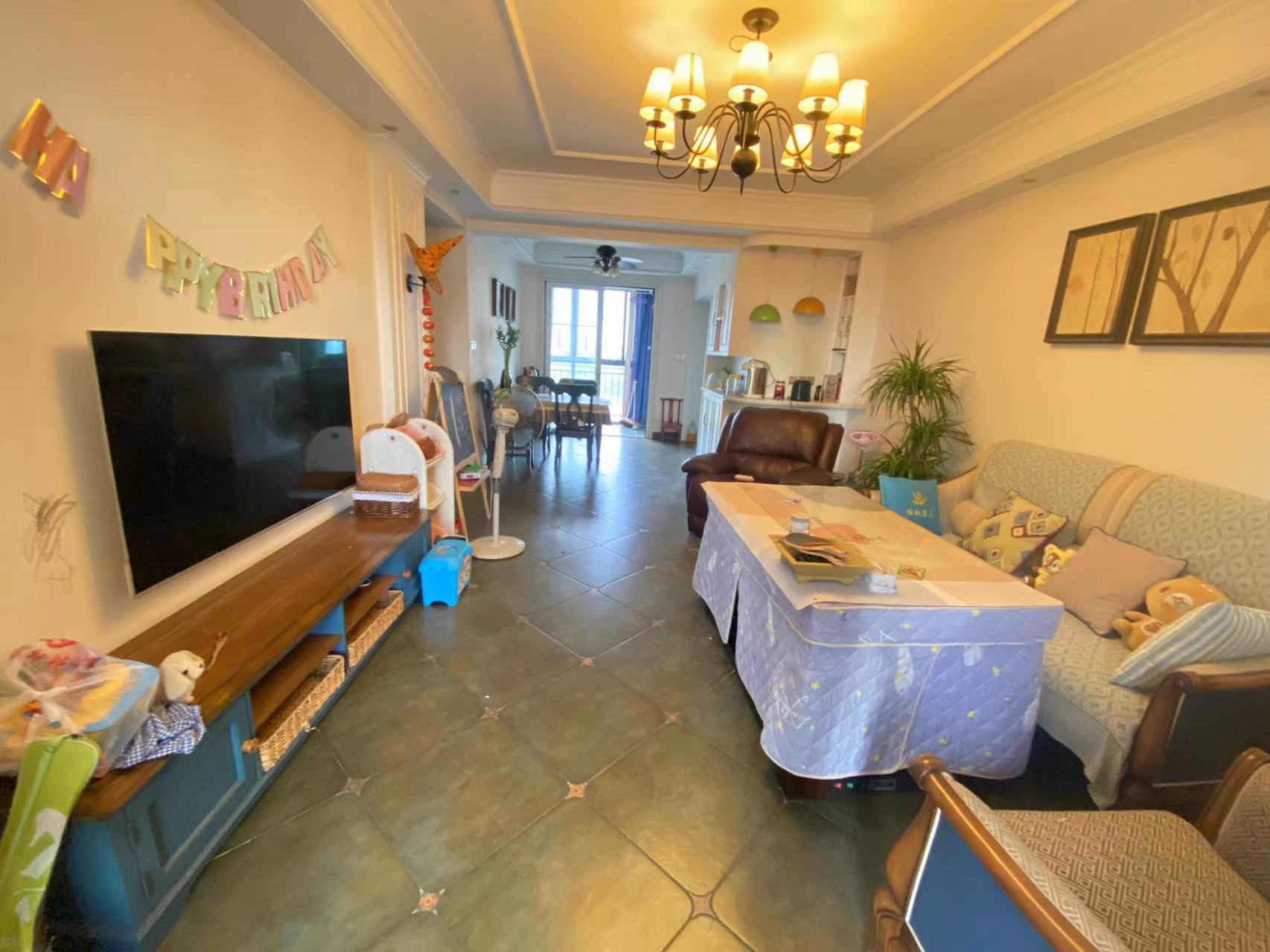 中央皇庭  3室2厅2卫    83.8万室内图