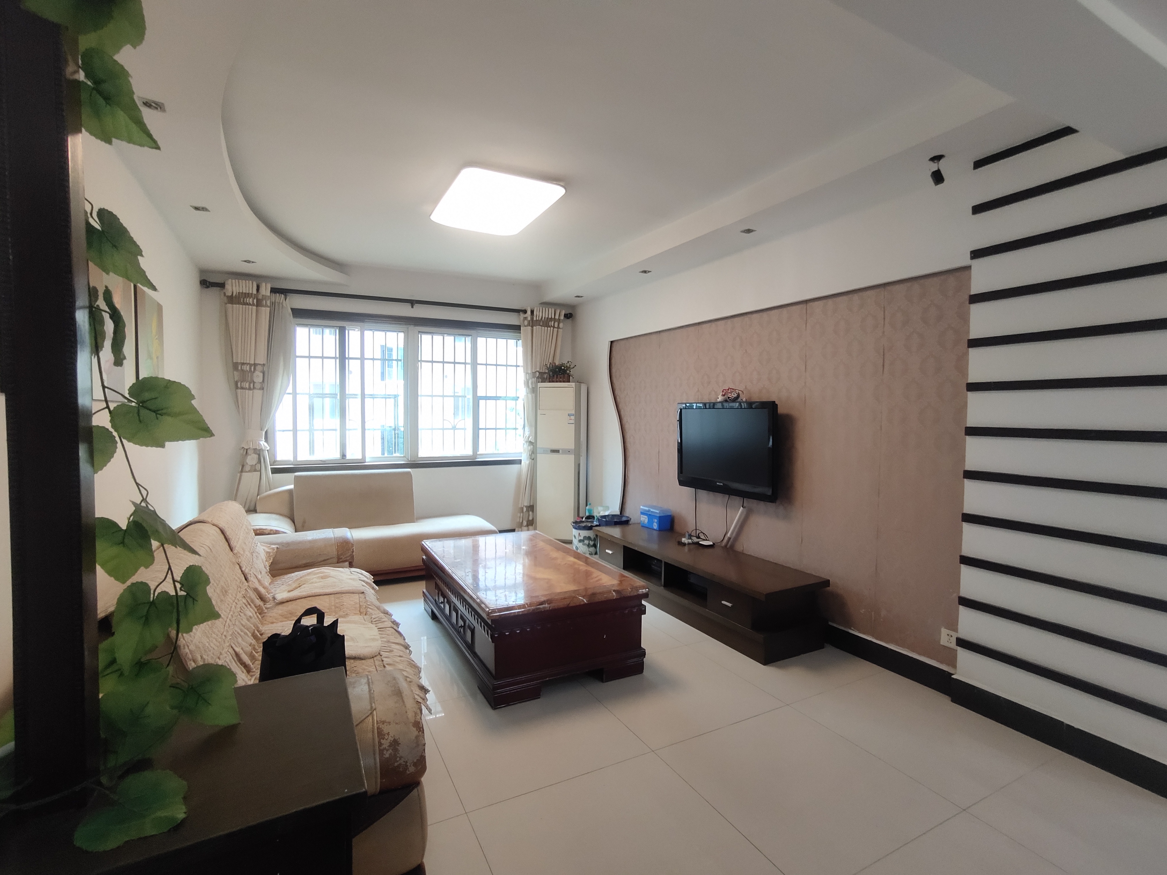 香山美境 3室2厅1卫 40.80万 香山美境 3室2厅1卫 40.80万室内图