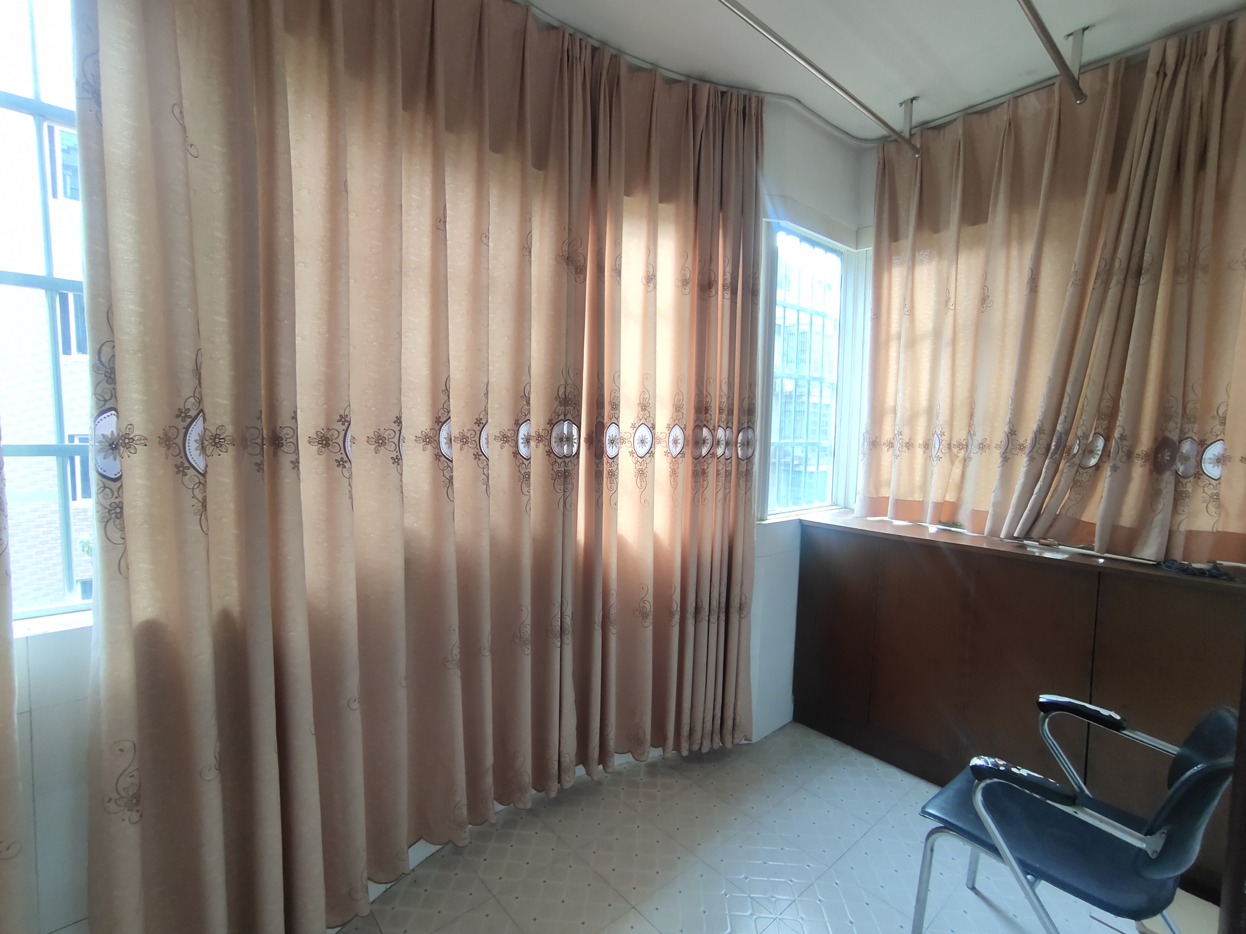 香山美境 3室2厅1卫 40.80万 香山美境 3室2厅1卫 40.80万室内图