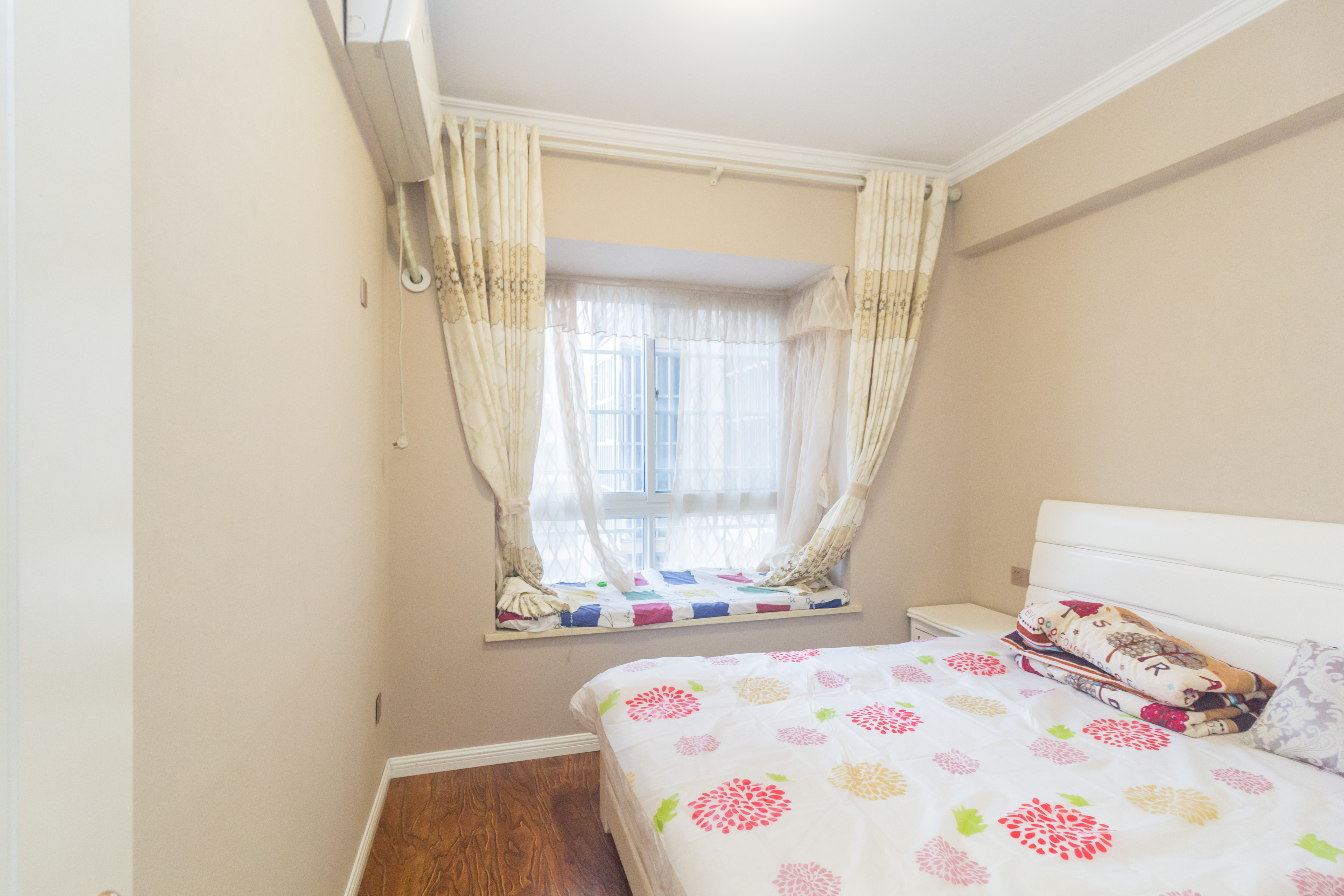 昌和商业中心/昌和国际 3室2厅1卫 89.65万 昌和商业中心/昌和国际 3室2厅1卫 89.65万卧室