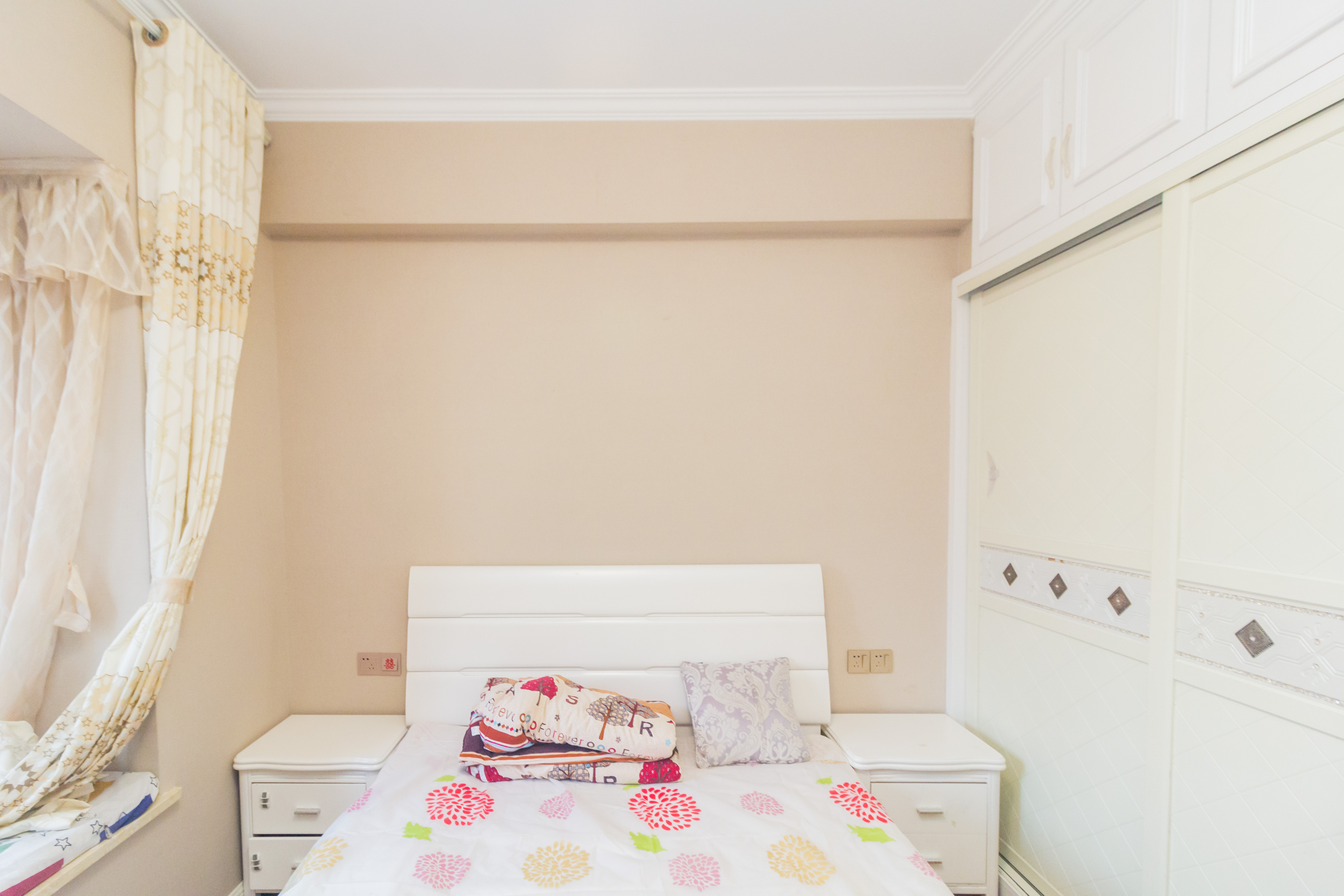 昌和商业中心/昌和国际 3室2厅1卫 89.65万 昌和商业中心/昌和国际 3室2厅1卫 89.65万卧室