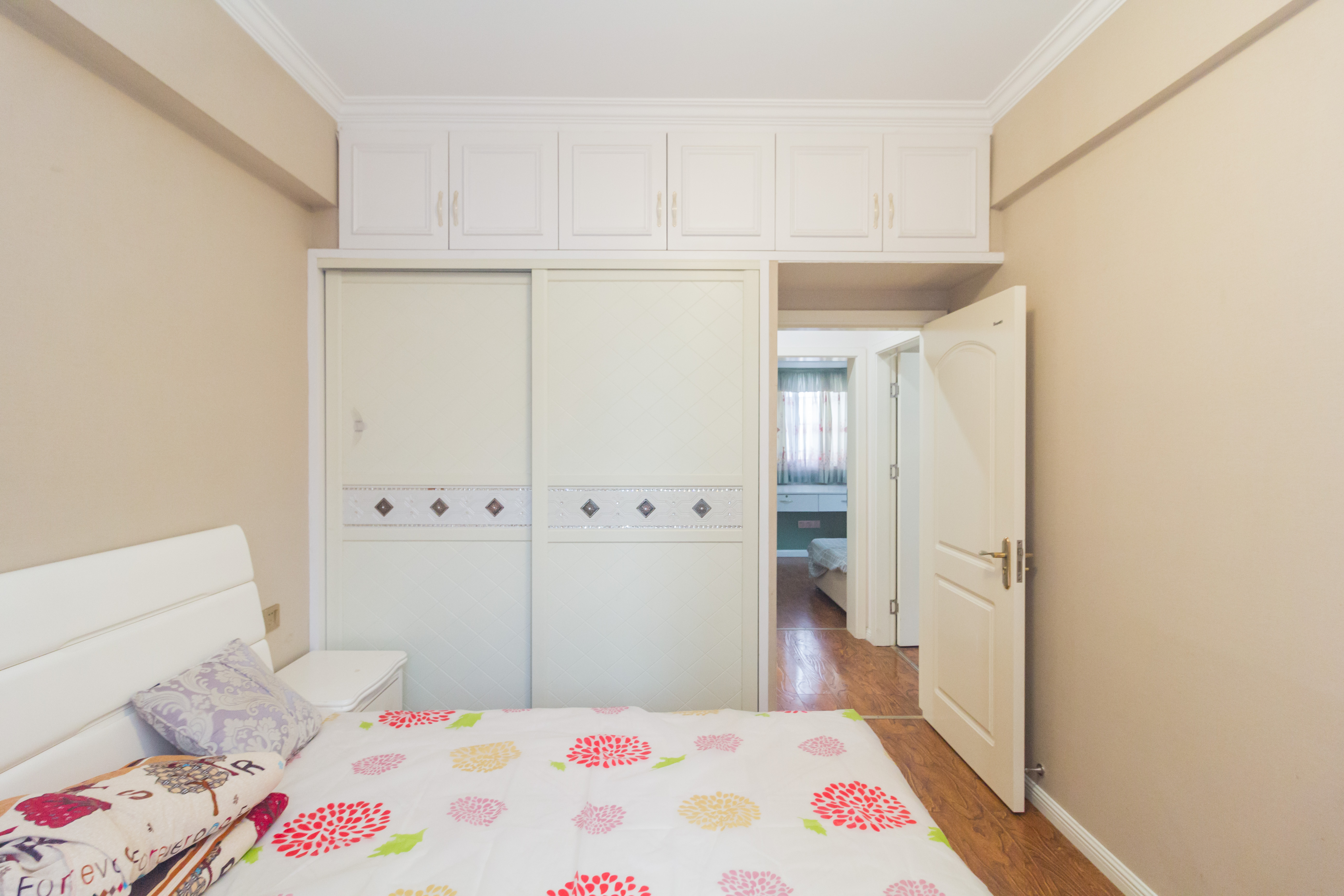 昌和商业中心/昌和国际 3室2厅1卫 89.65万 昌和商业中心/昌和国际 3室2厅1卫 89.65万卧室