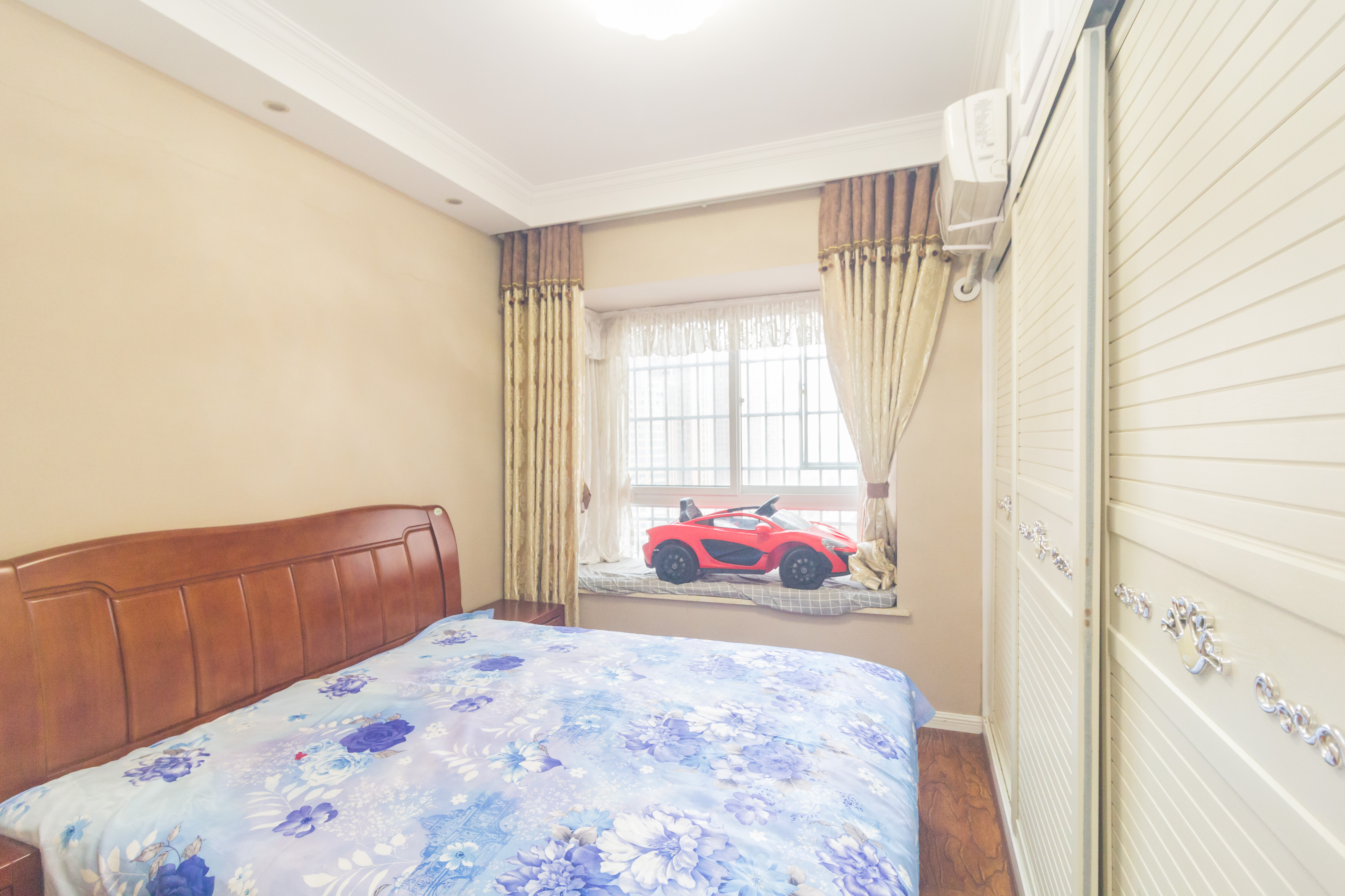 昌和商业中心/昌和国际 3室2厅1卫 89.65万 昌和商业中心/昌和国际 3室2厅1卫 89.65万卧室