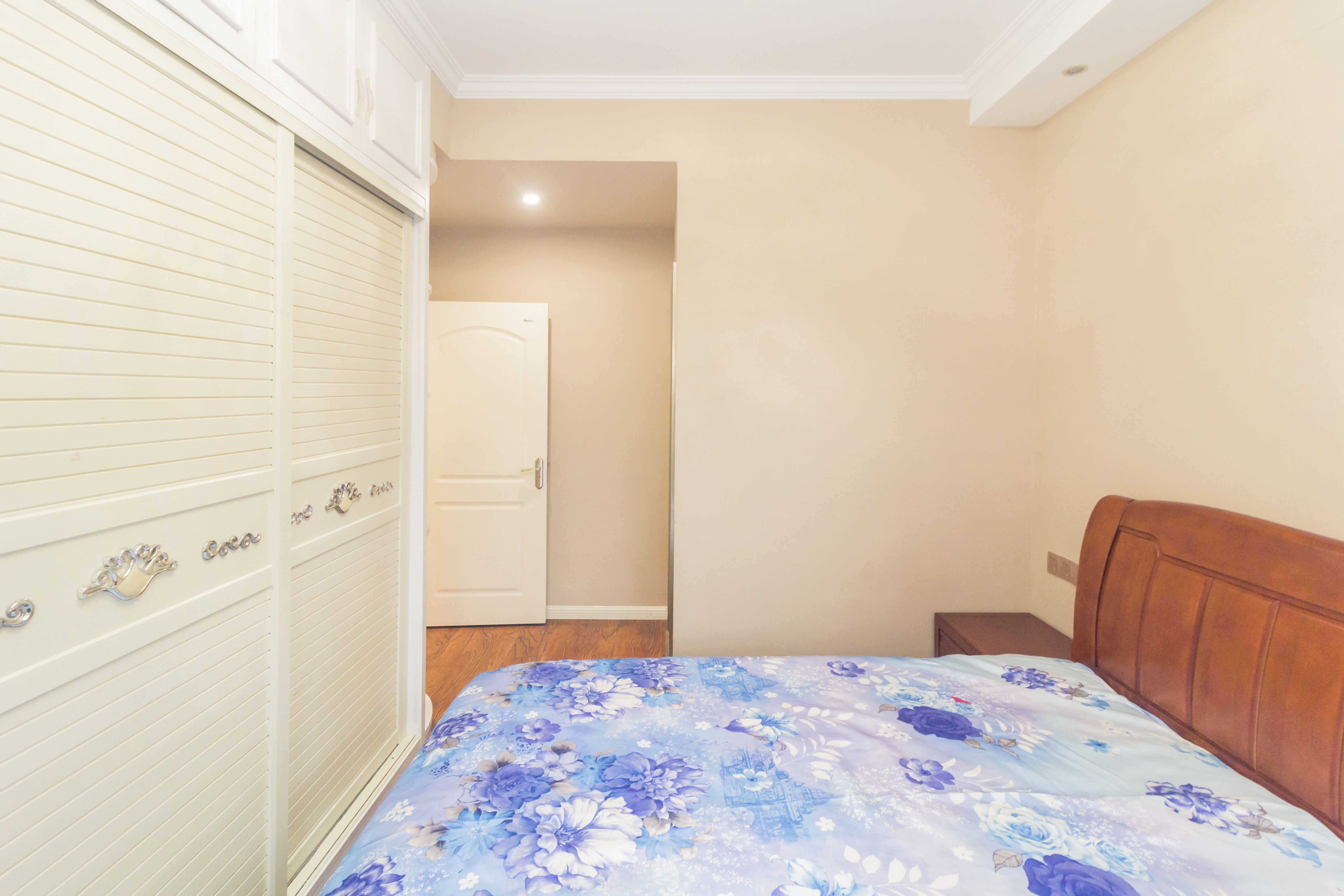 昌和商业中心/昌和国际 3室2厅1卫 89.65万 昌和商业中心/昌和国际 3室2厅1卫 89.65万卧室