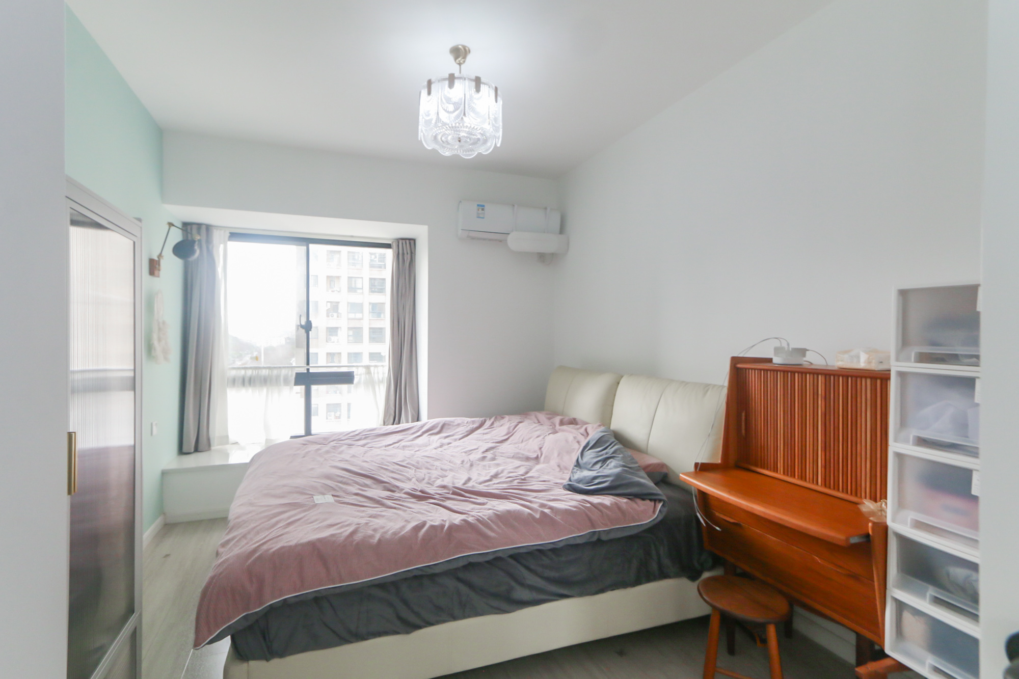 天麓尚层  3室2厅2卫    116.8万卧室