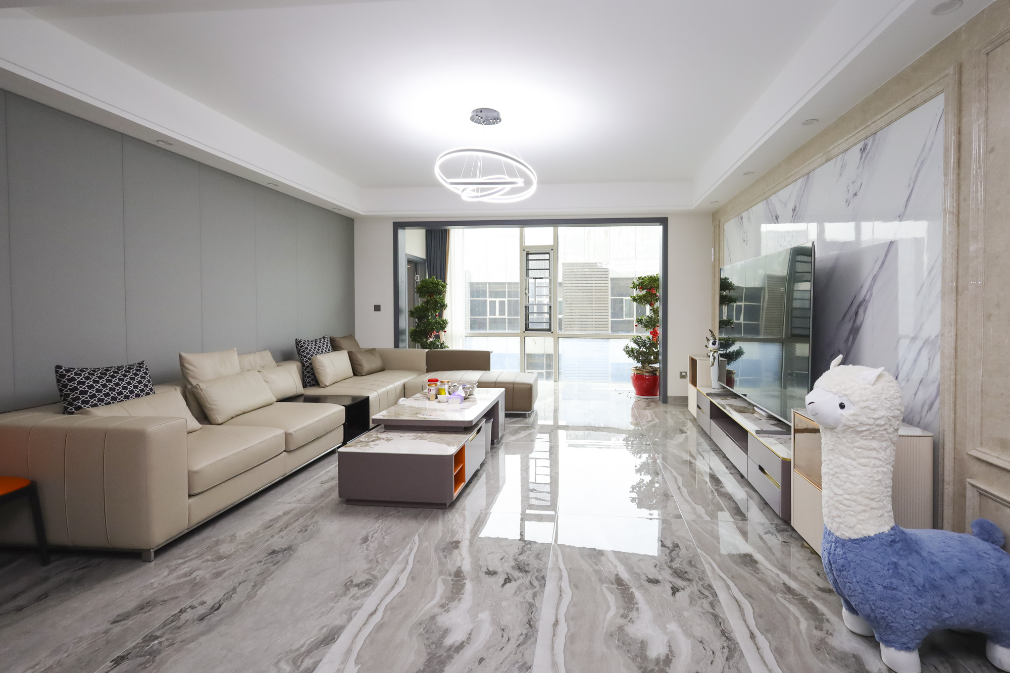 岳麓壹号 4室2厅2卫 269.0万 岳麓壹号 4室2厅2卫 269.0万客厅