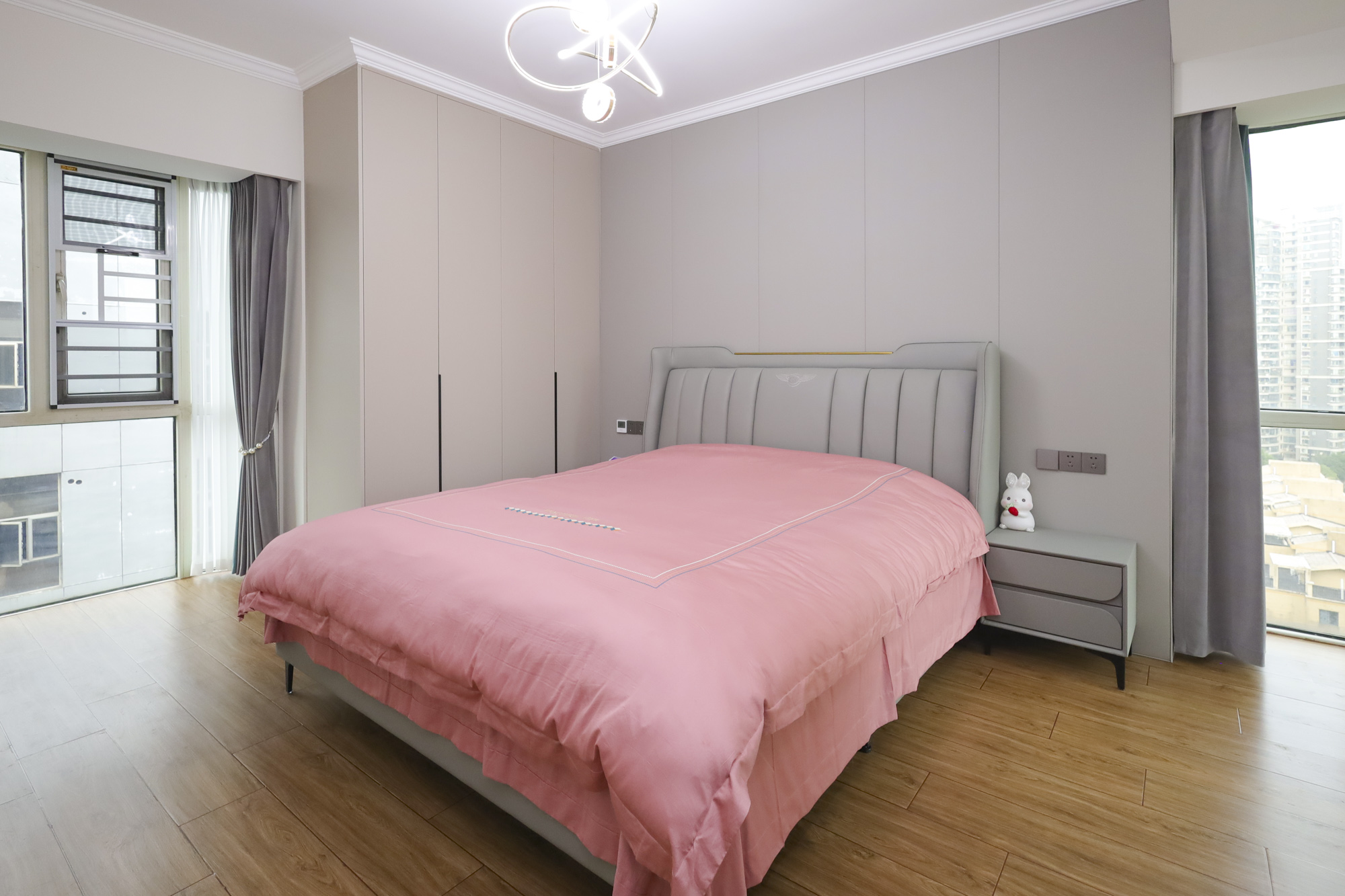 岳麓壹号 4室2厅2卫 269.0万 岳麓壹号 4室2厅2卫 269.0万卧室