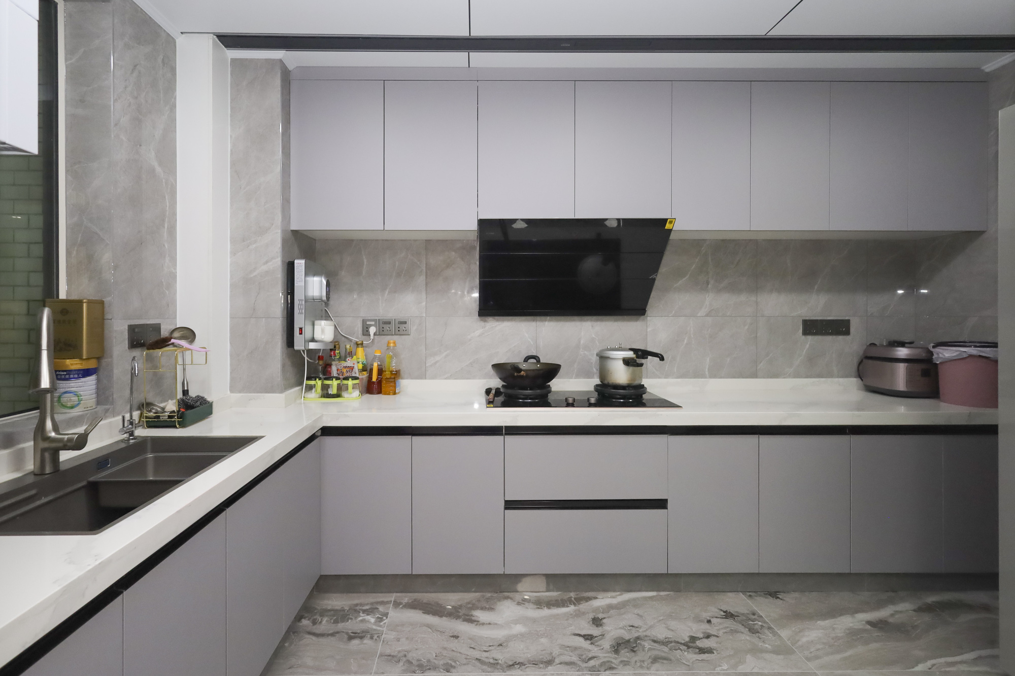 岳麓壹号 4室2厅2卫 269.0万 岳麓壹号 4室2厅2卫 269.0万厨房