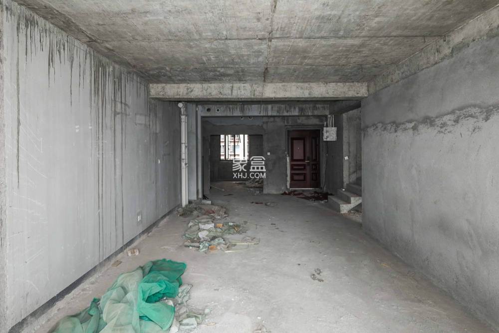 建发央著  4室2厅2卫   300.00万