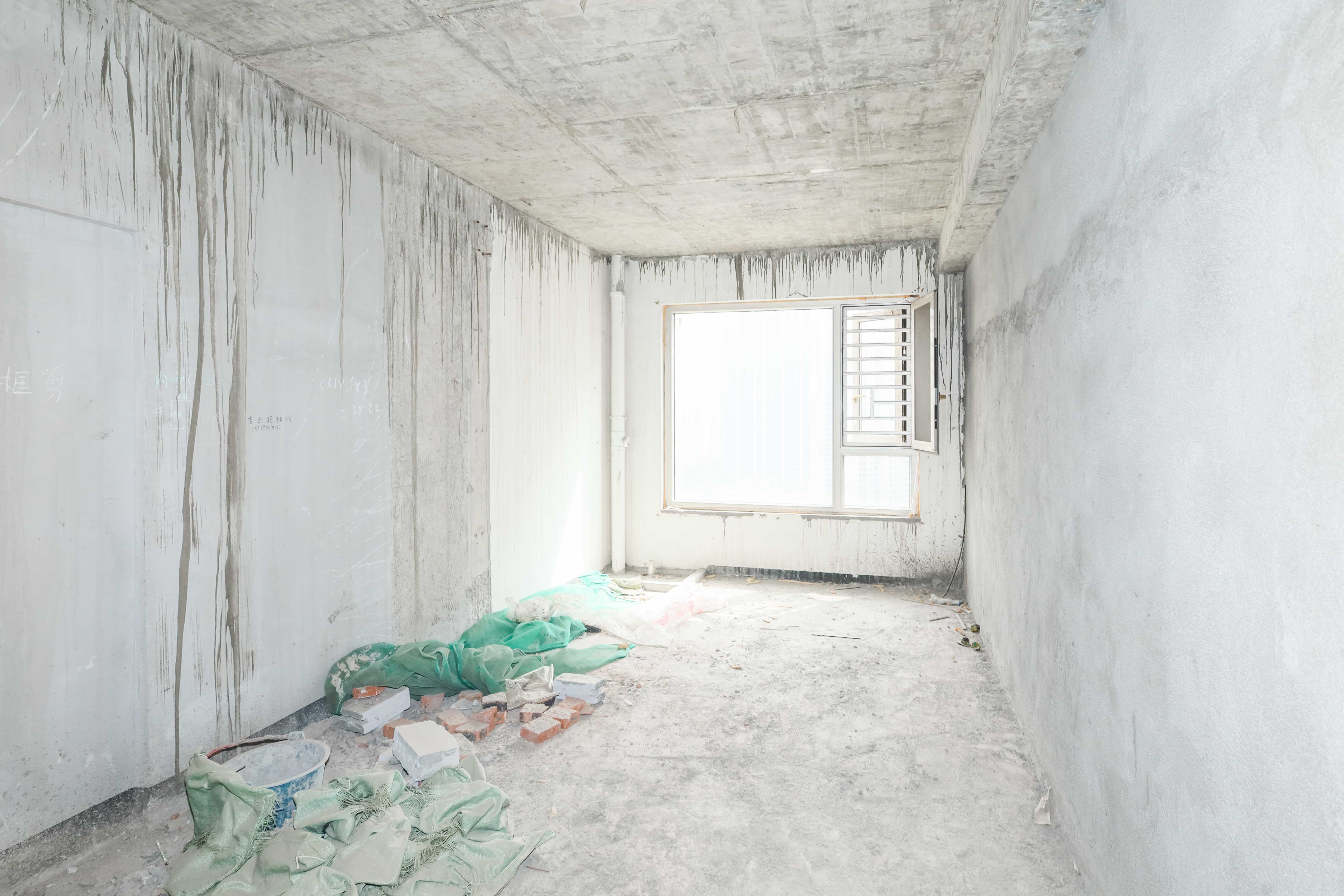 建发央著  4室2厅2卫   300.00万卧室
