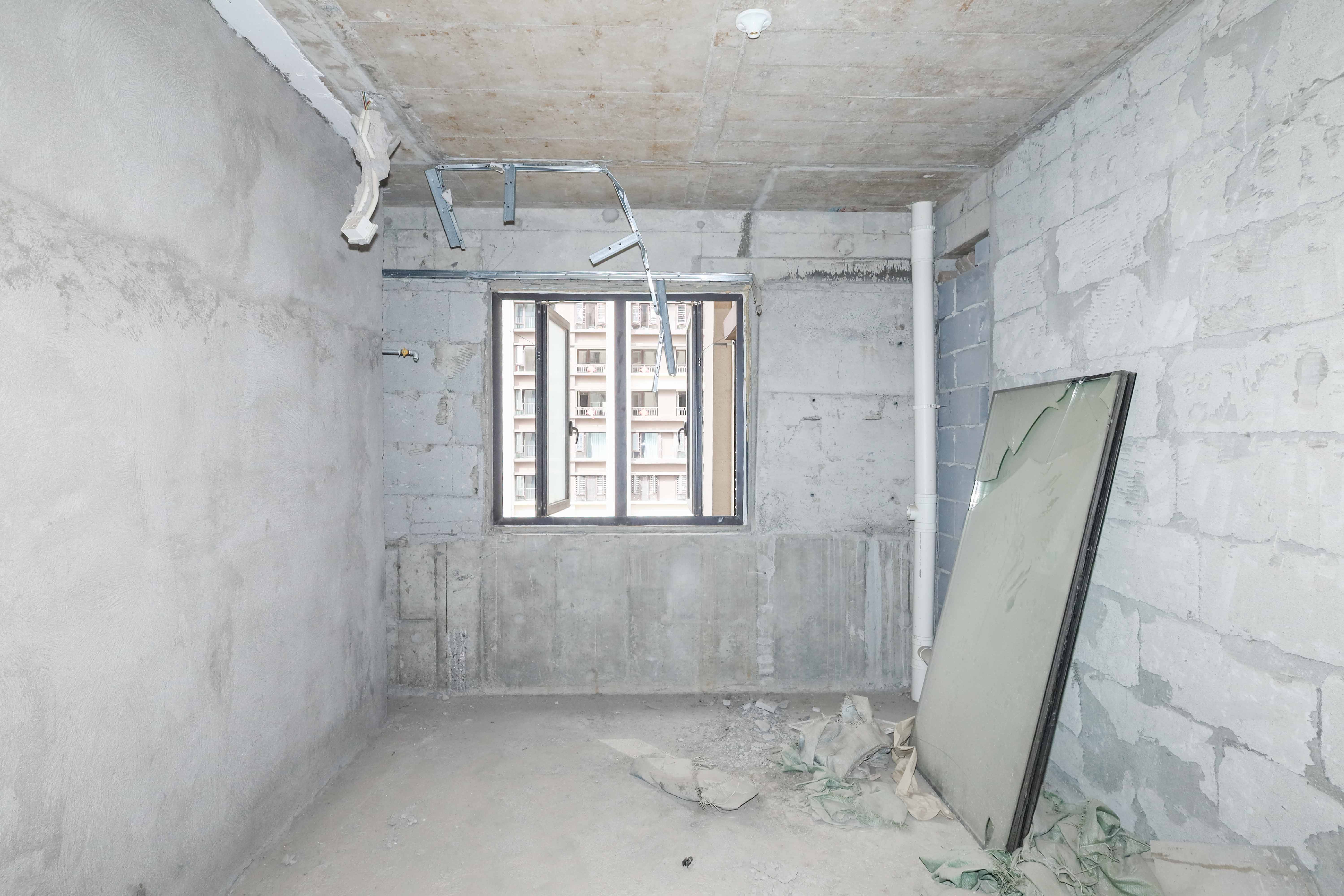 建发央著  4室2厅2卫   300.00万卧室