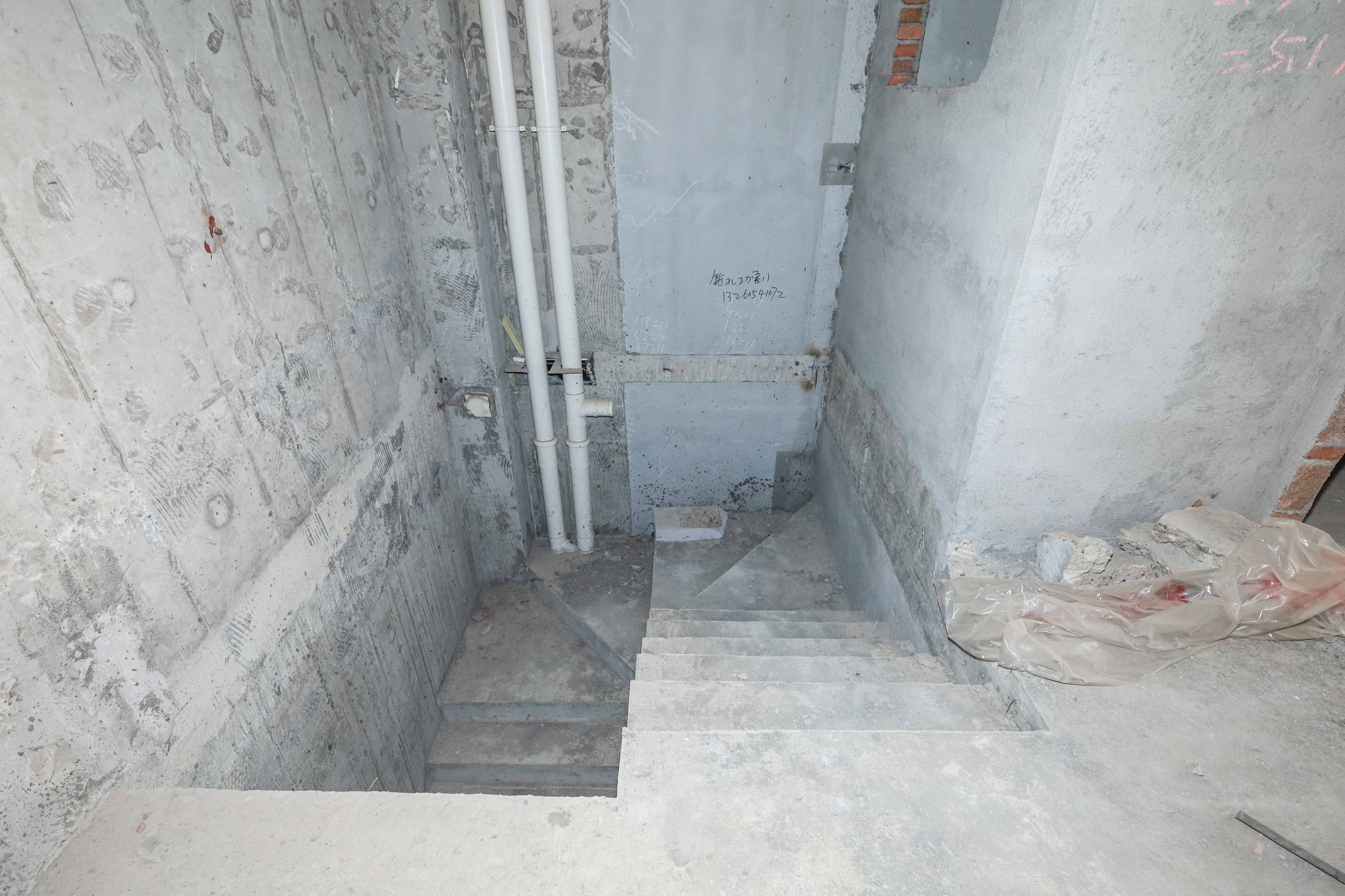 建发央著  4室2厅2卫   300.00万其他
