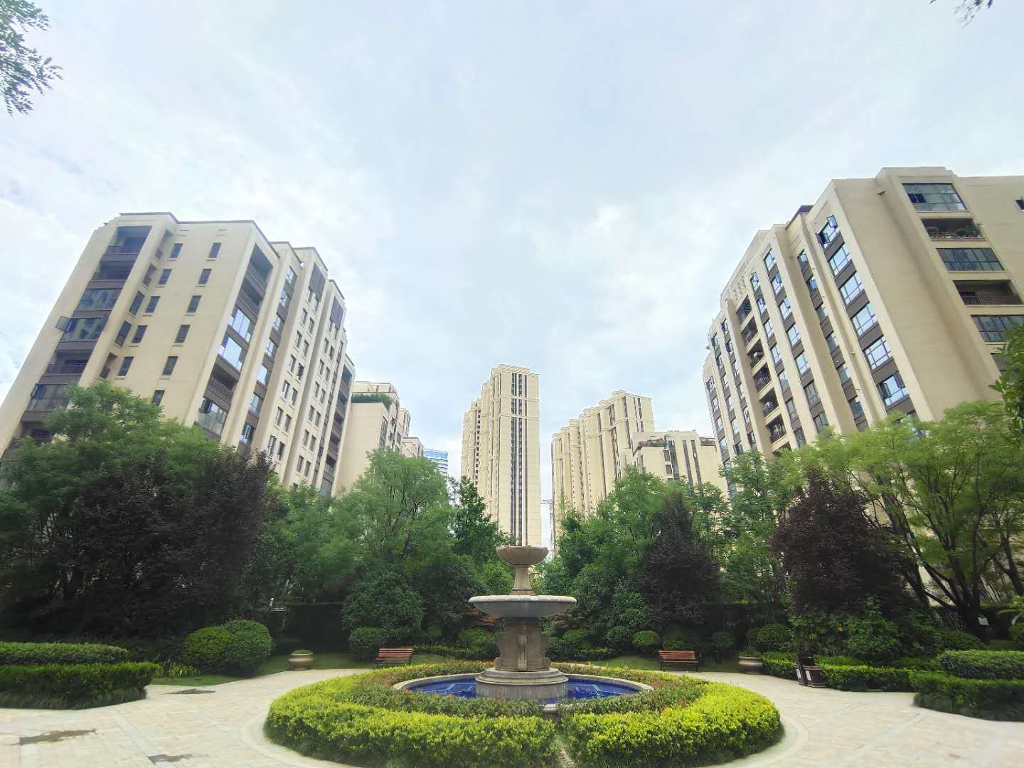曲江华著中城  3室2厅2卫   360.00万小区图