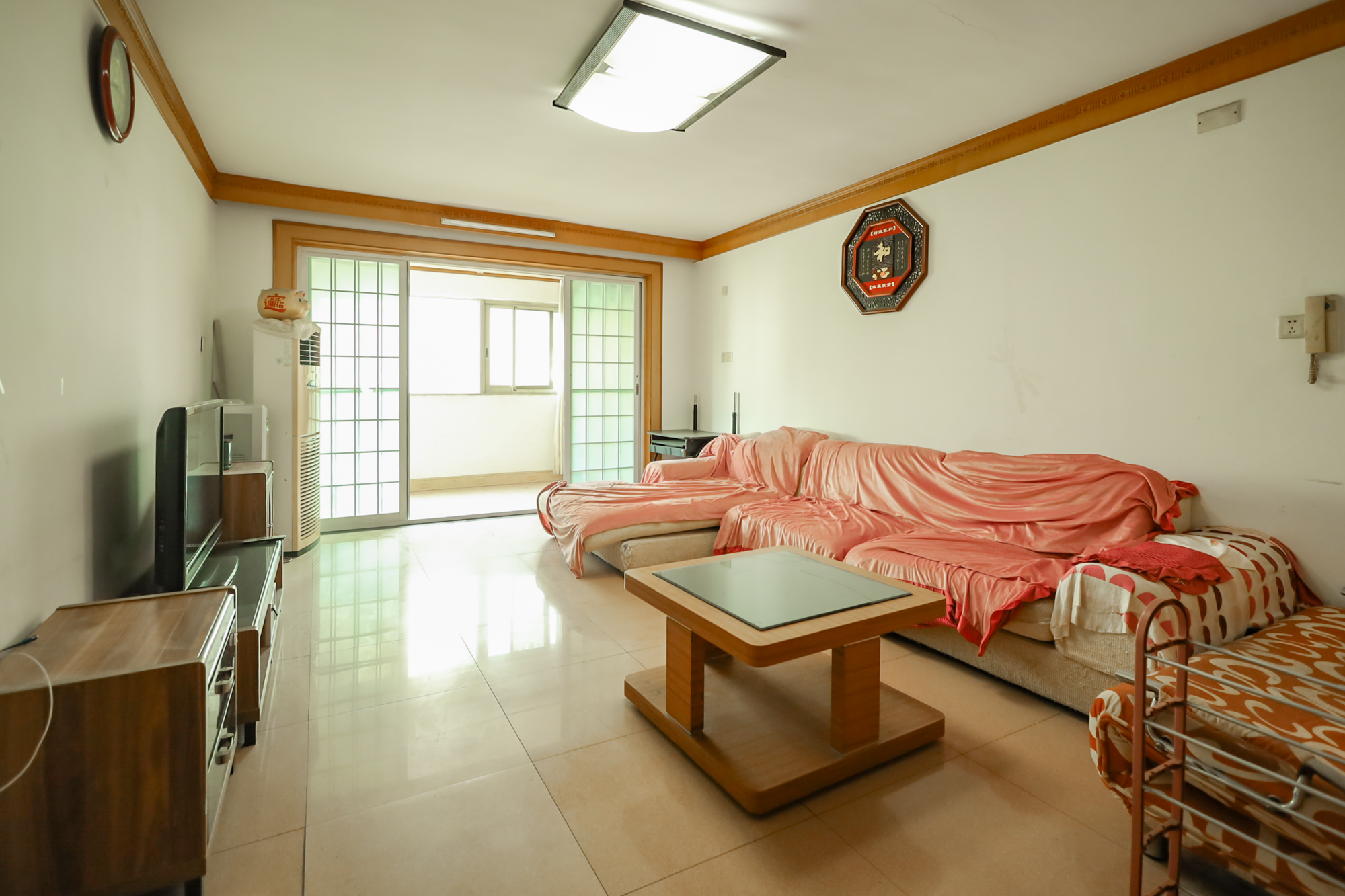 咸嘉新村嘉文苑  2室2厅1卫   73.80万客厅