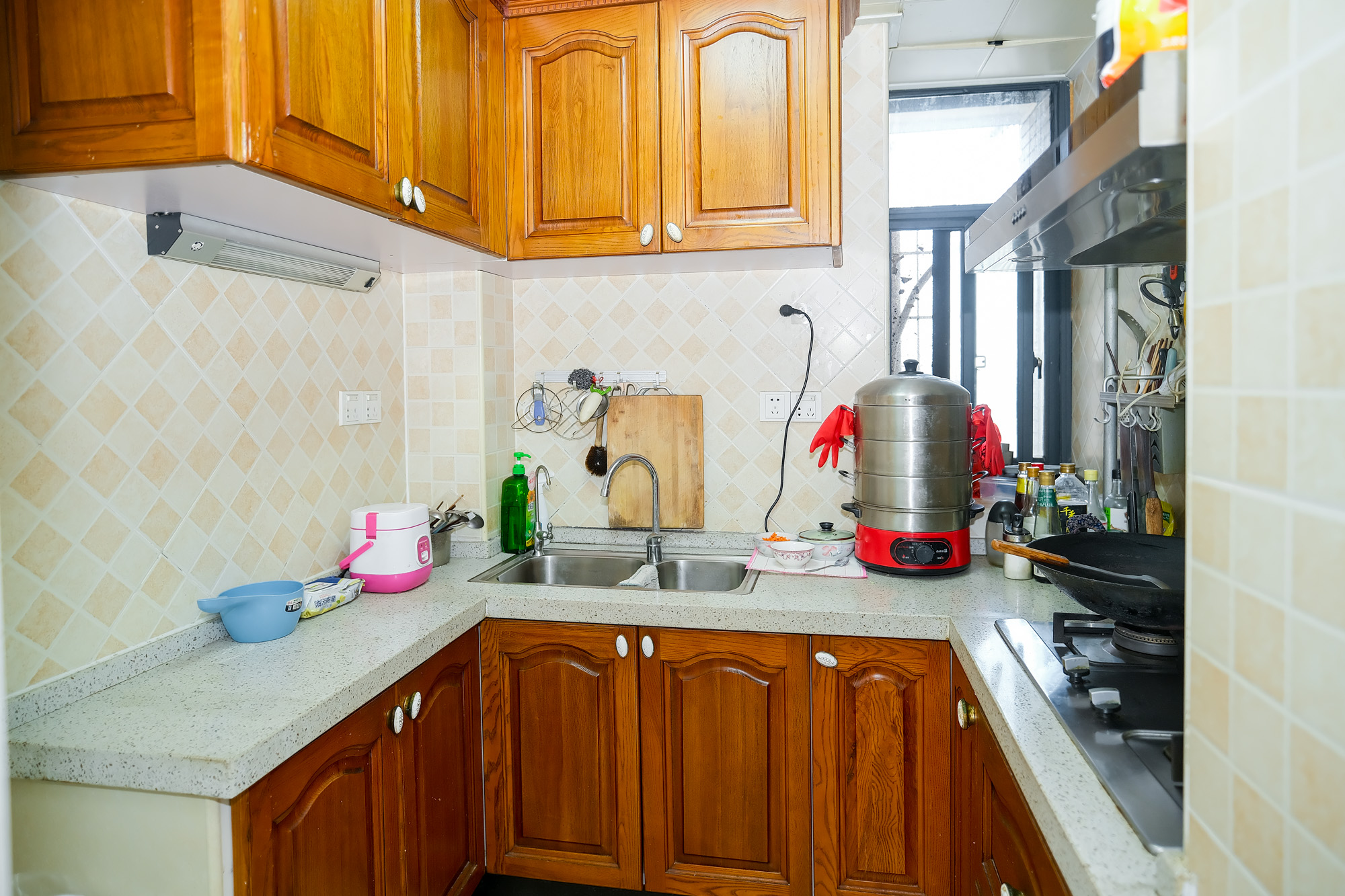 花样年华  3室2厅1卫    58.0万 花样年华  3室2厅1卫    58.0万厨房