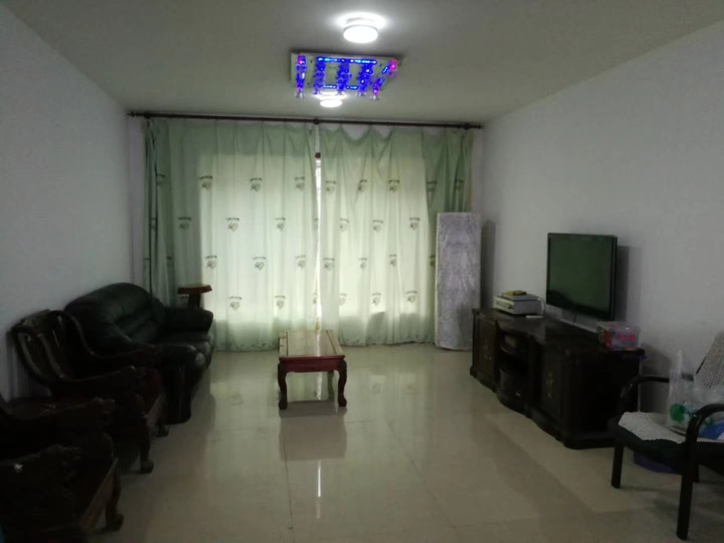 天泰花园(就是天泰小区) 3室2厅2卫 48.0万 天泰花园(就是天泰小区) 3室2厅2卫 48.0万室内图