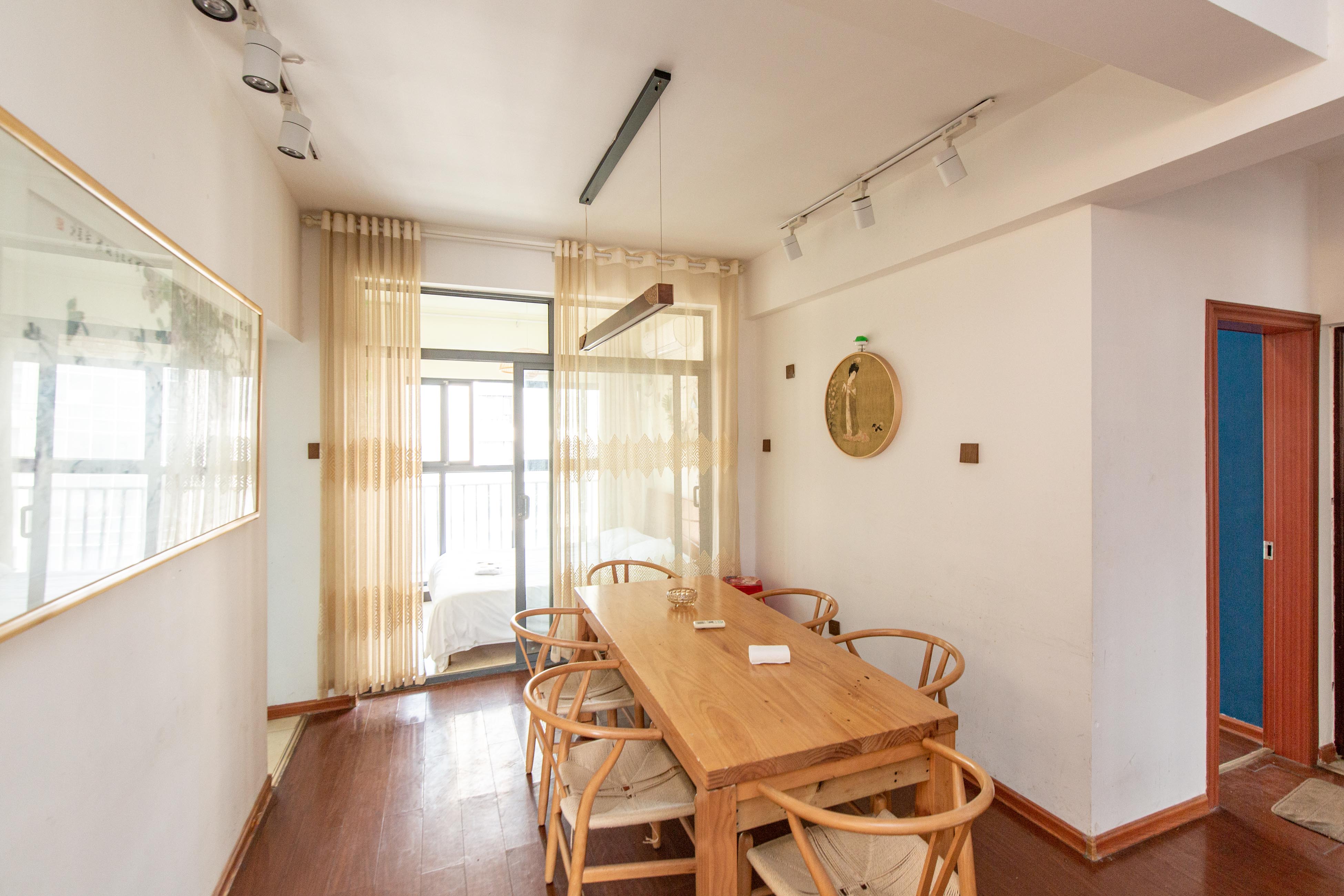 中城丽景香山园  3室2厅2卫   206.00万客厅