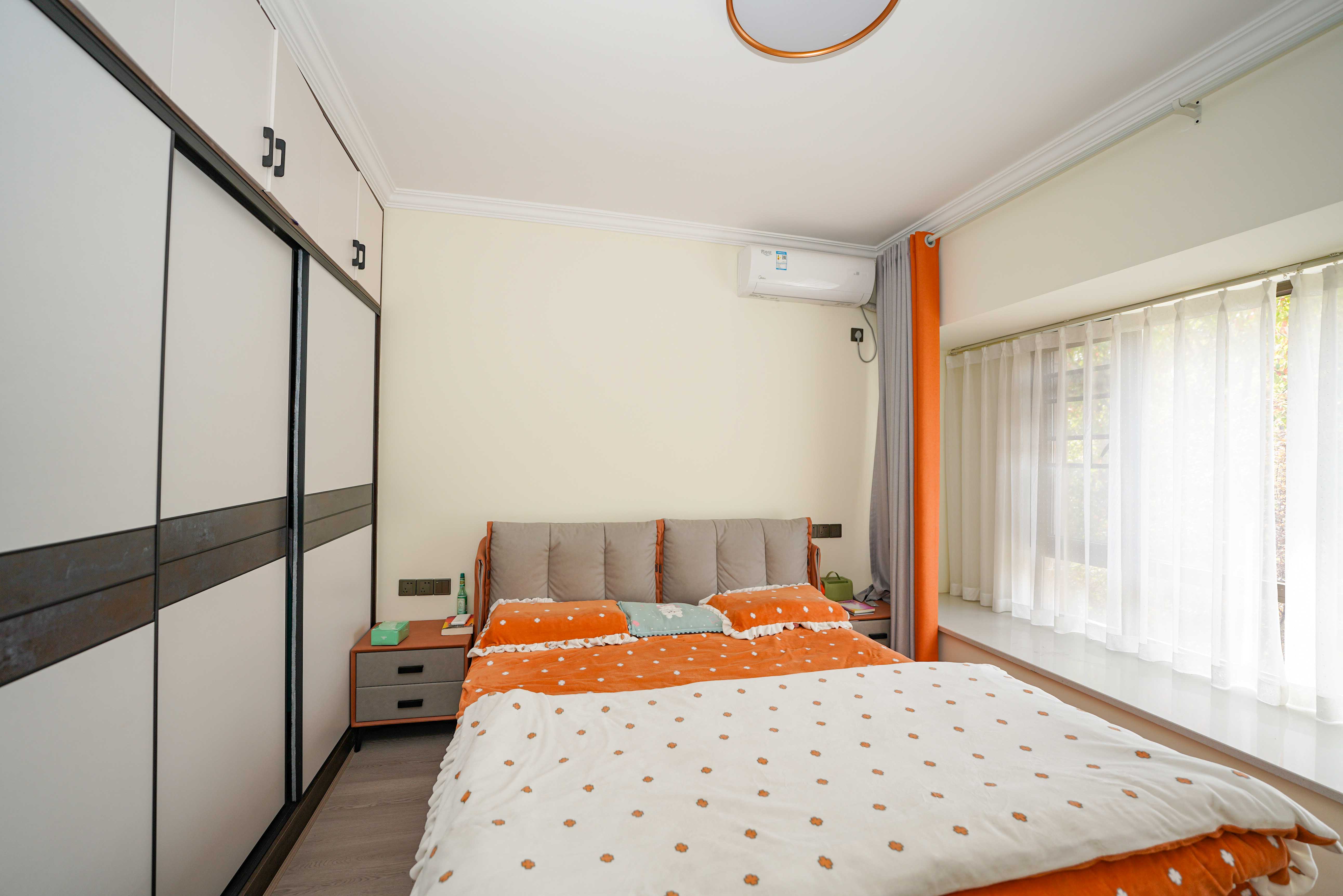 碧桂园公园壹号(凯怡茗苑) 3室2厅1卫 78.0万 碧桂园公园壹号(凯怡茗苑) 3室2厅1卫 78.0万卧室