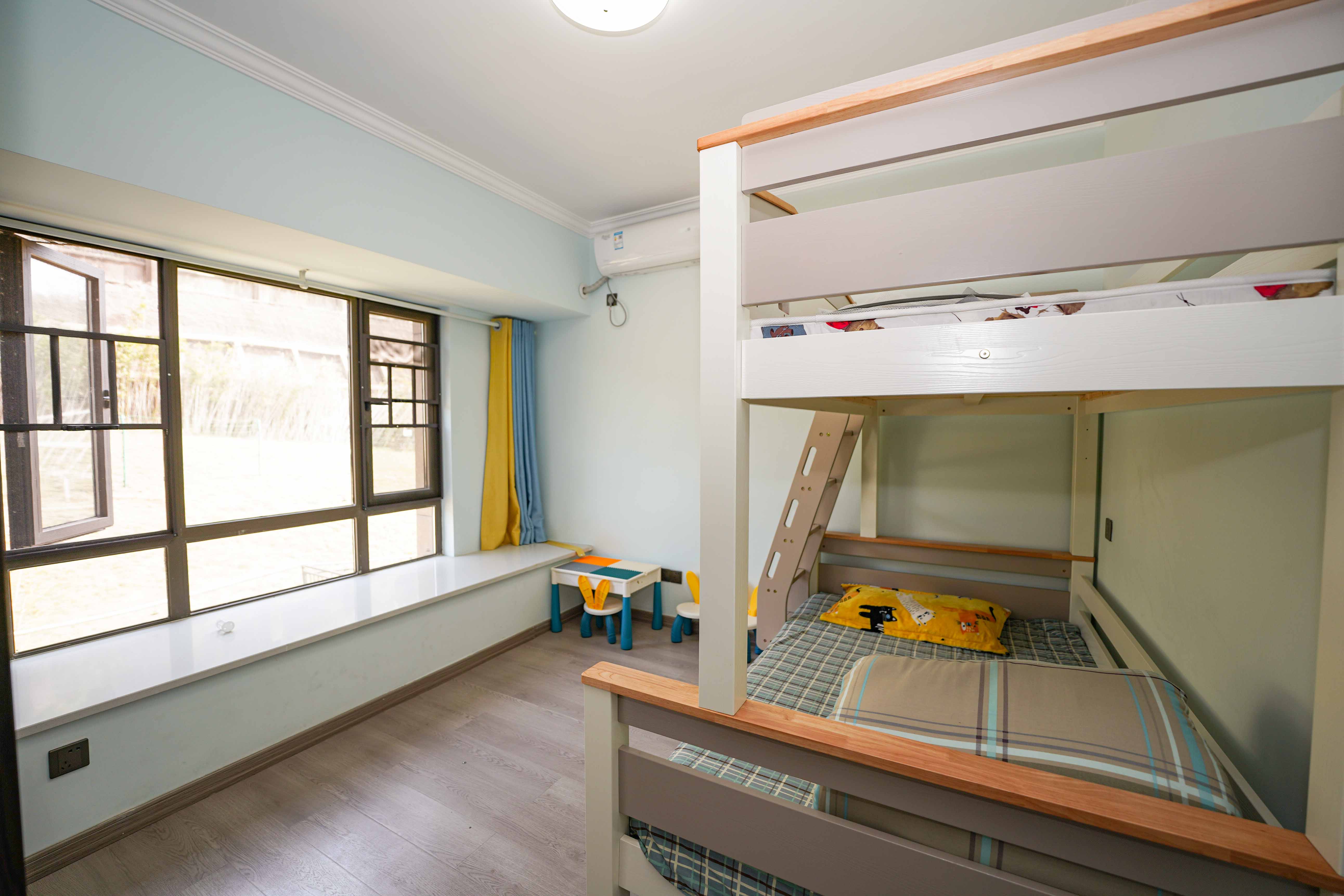 碧桂园公园壹号(凯怡茗苑) 3室2厅1卫 78.0万 碧桂园公园壹号(凯怡茗苑) 3室2厅1卫 78.0万卧室