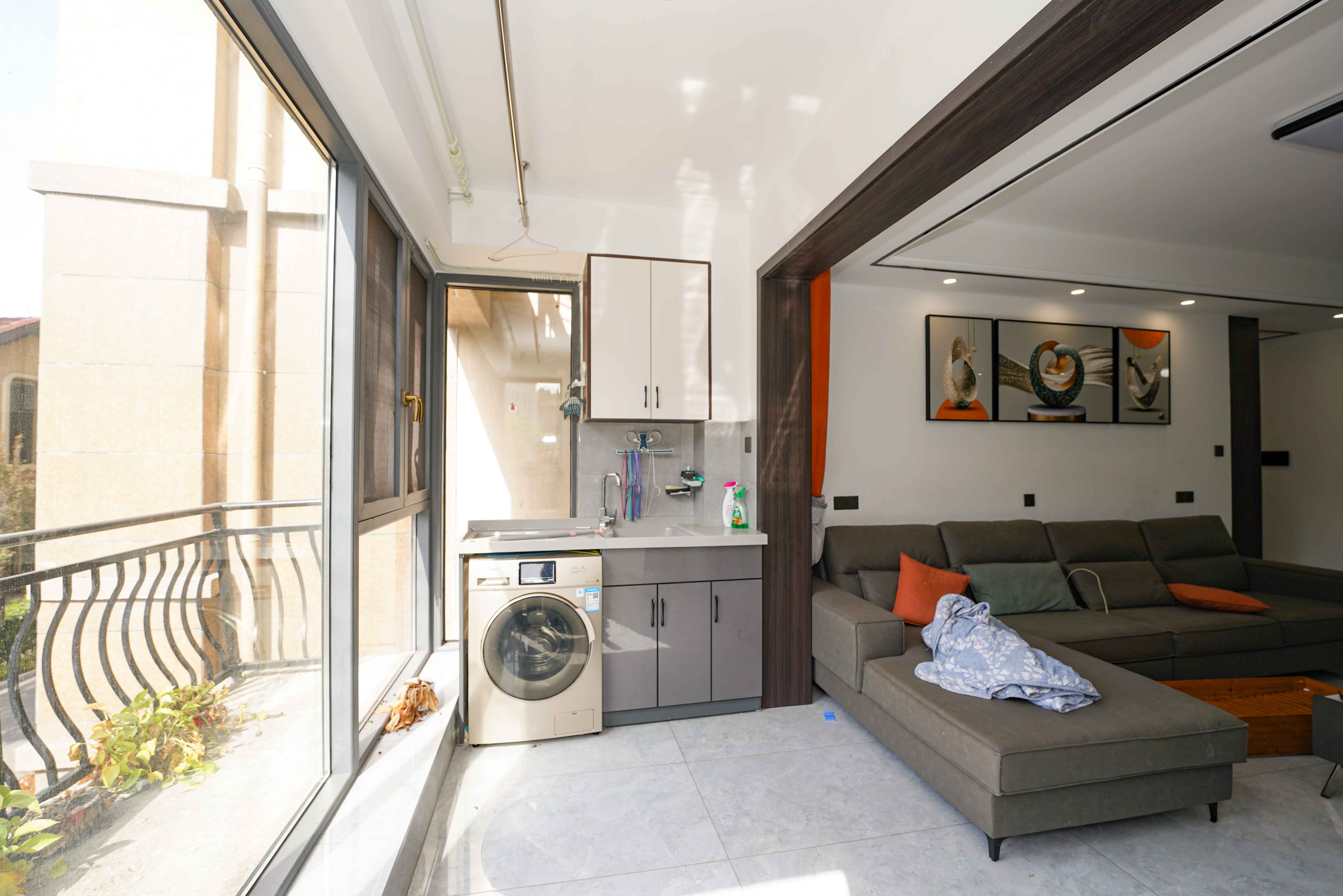 碧桂园公园壹号(凯怡茗苑) 3室2厅1卫 78.0万 碧桂园公园壹号(凯怡茗苑) 3室2厅1卫 78.0万阳台