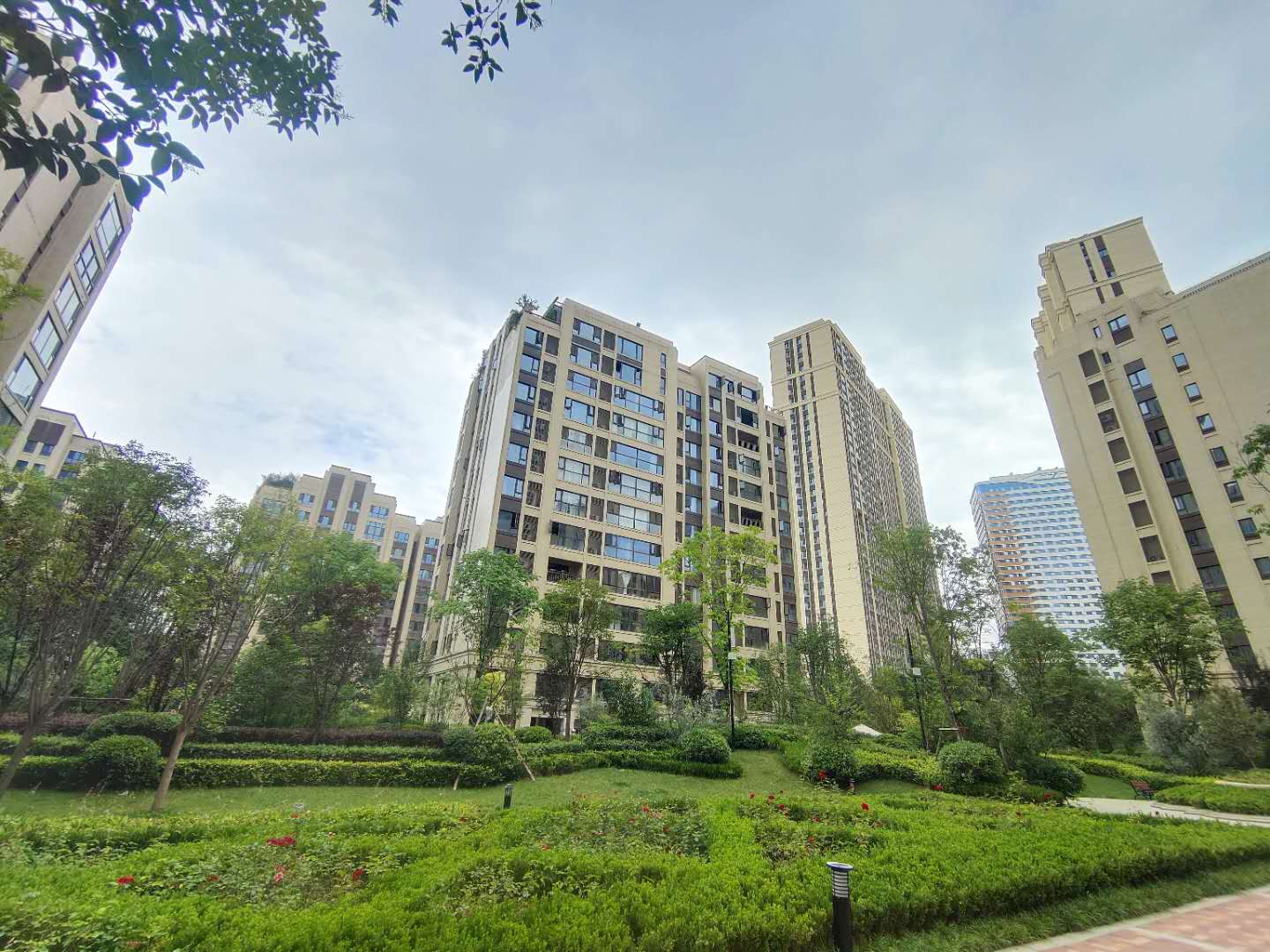 曲江华著中城  3室2厅2卫   360.00万小区图