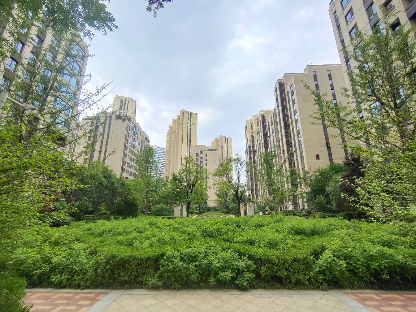 曲江华著中城  3室2厅2卫   360.00万小区图
