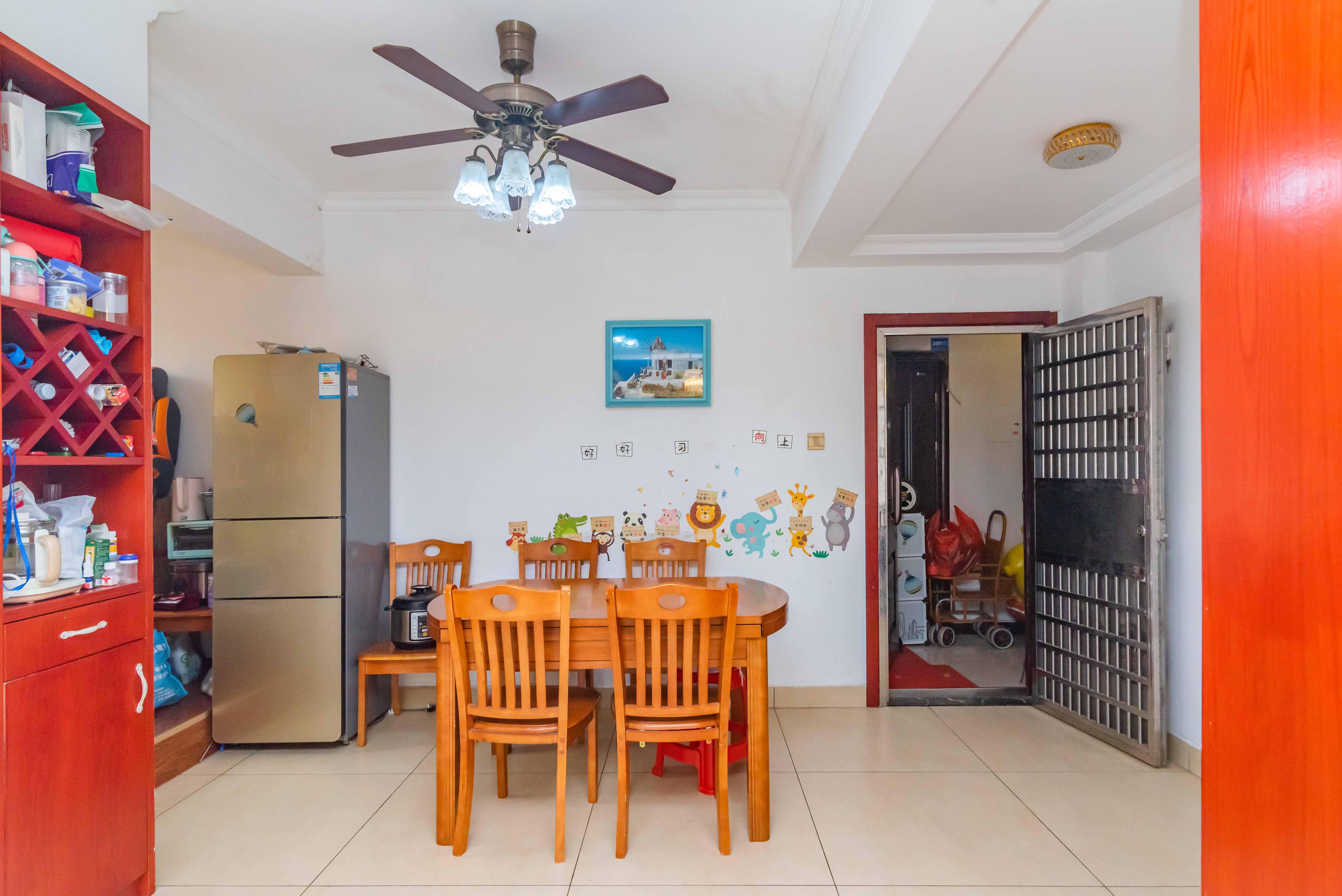 悦湖山 3室2厅1卫 82.0万 悦湖山 3室2厅1卫 82.0万客厅