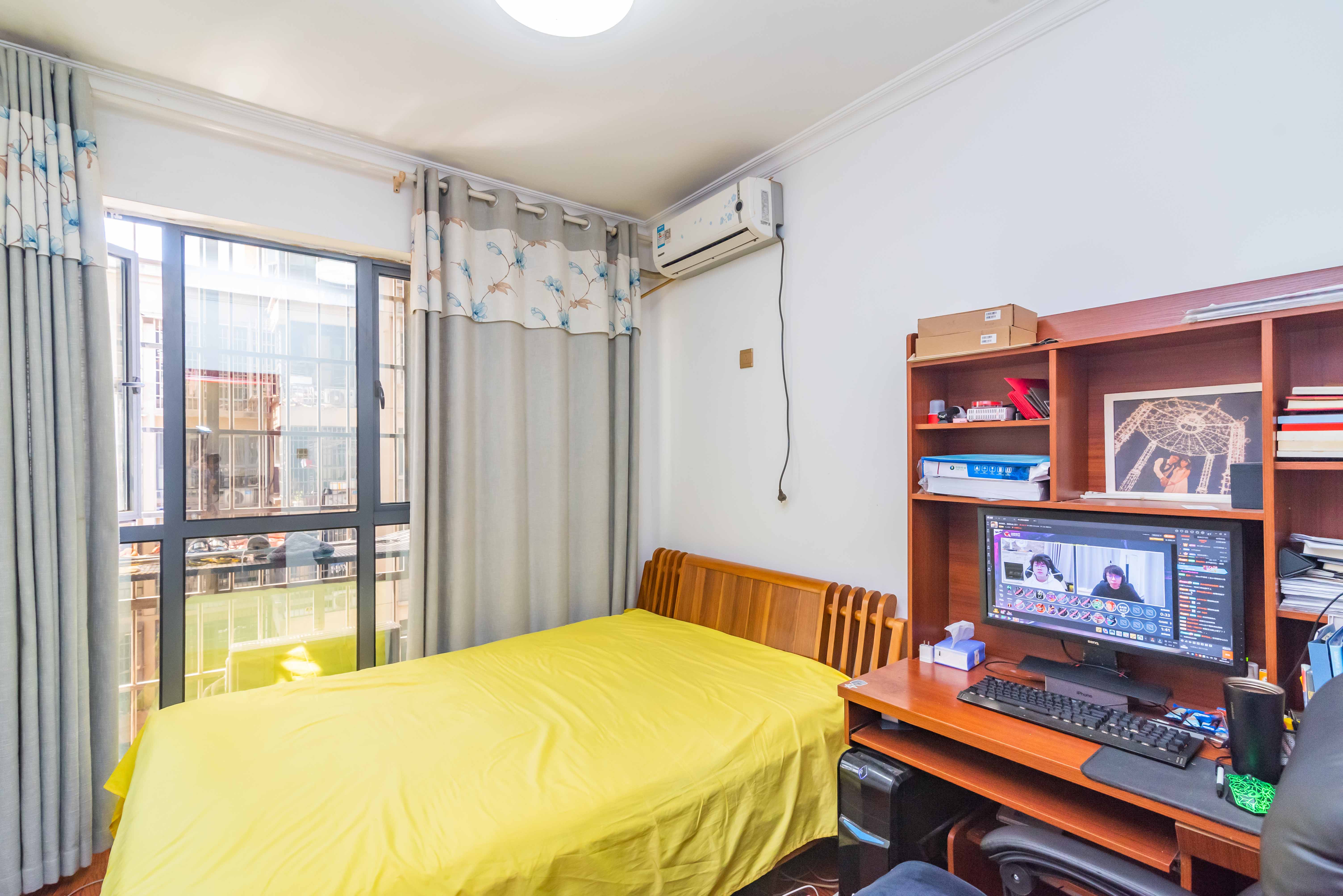 悦湖山 3室2厅1卫 82.0万 悦湖山 3室2厅1卫 82.0万卧室