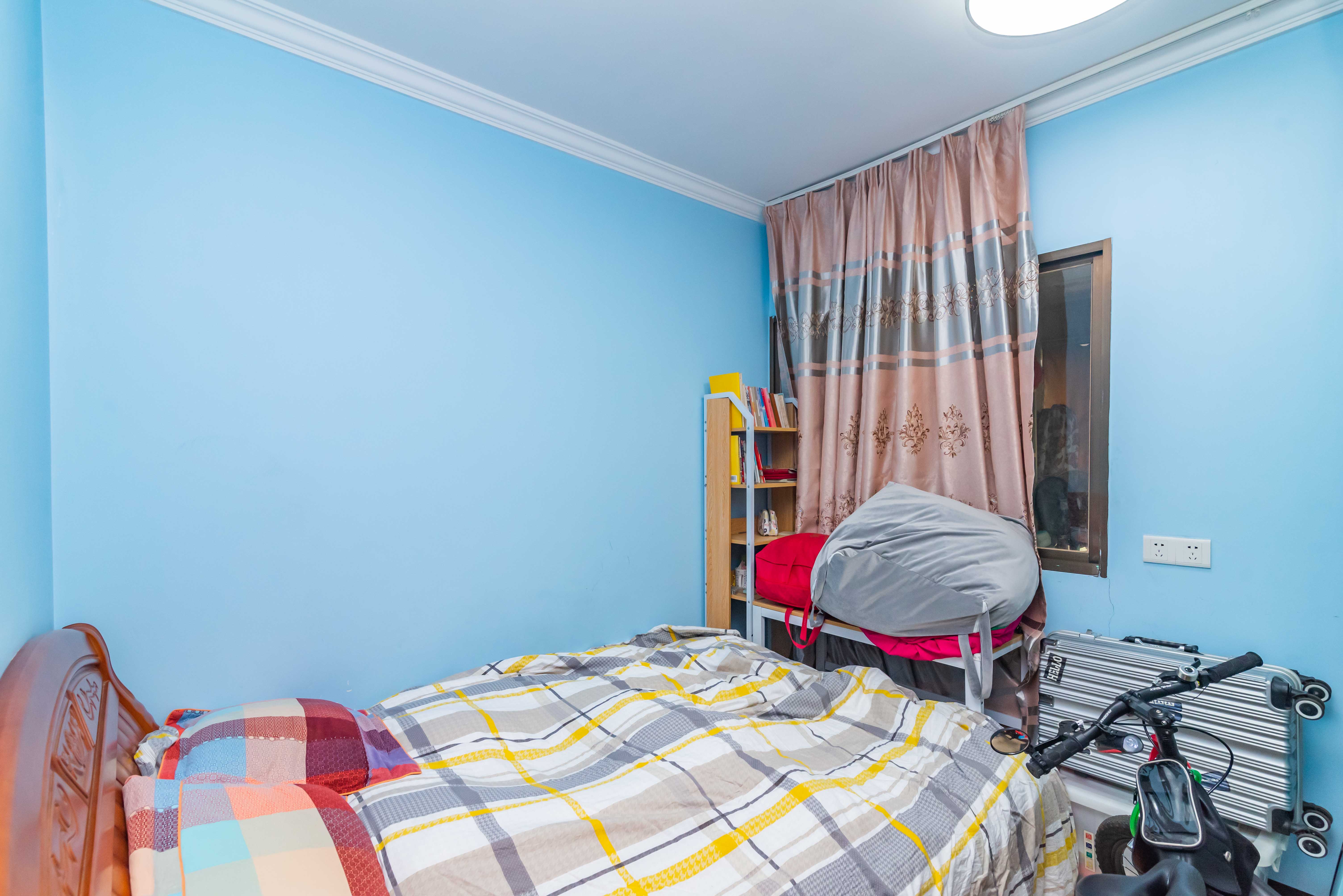 悦湖山  4室2厅2卫   110.00万 悦湖山  4室2厅2卫   110.00万卧室